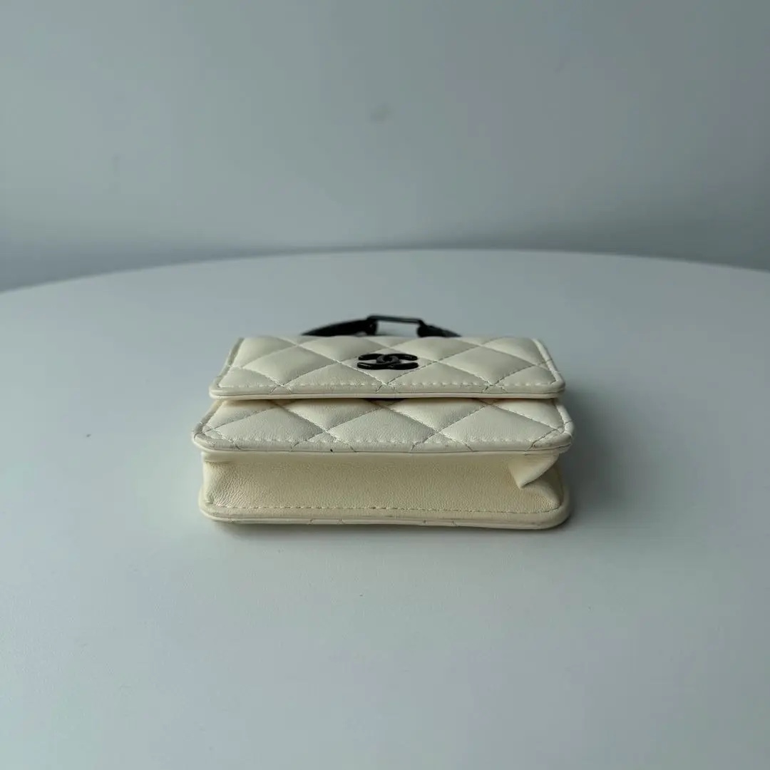 [#667]Pre owned Chanel 22K BJ110210406