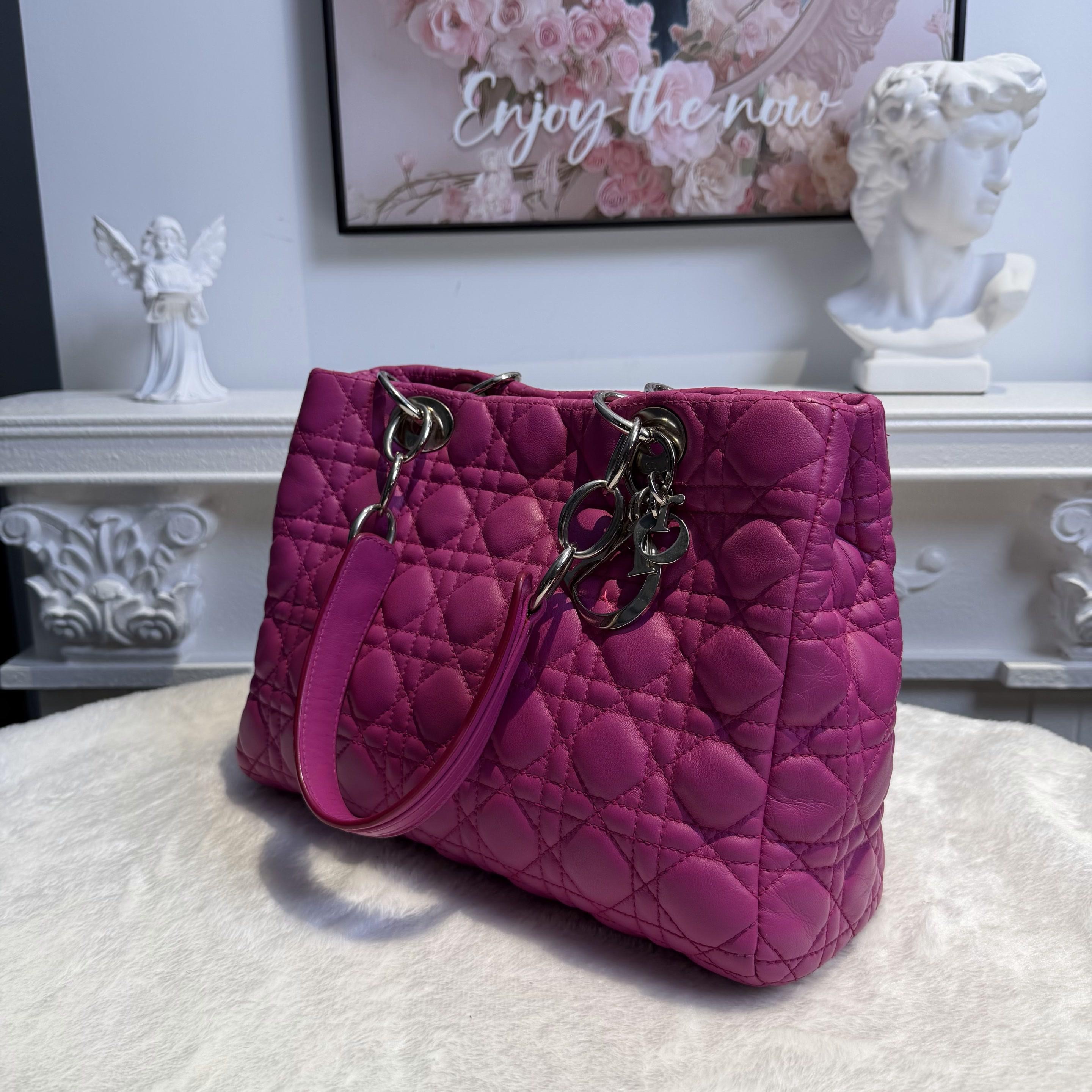 【#612】Pre-owned Dior Soft Lambskin Small Golden Hardware Shoulder Bag BJ11024043