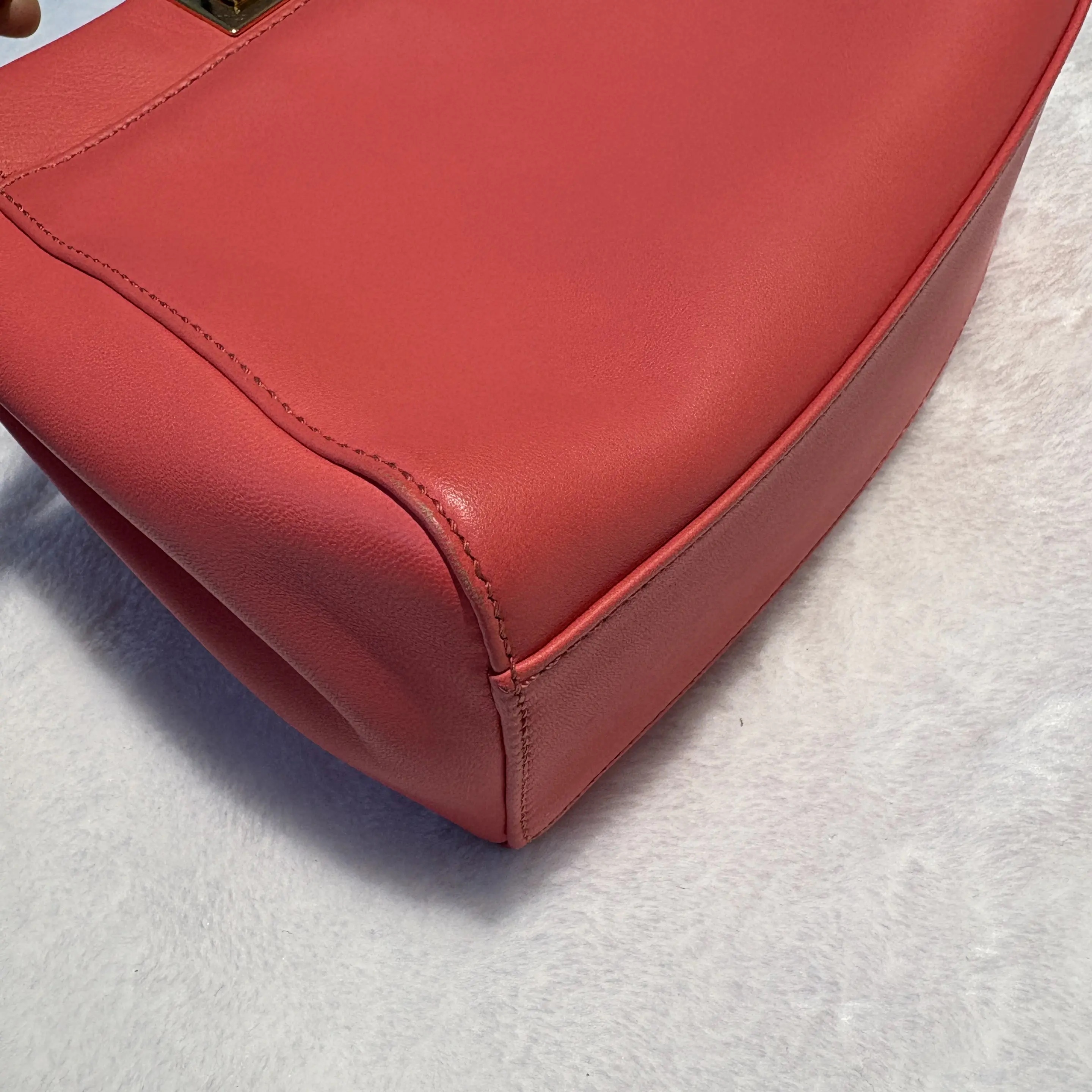 [#602]Pre-owned Fendi Peekaboo Iconic Mini size Lambskin BJ110&04030