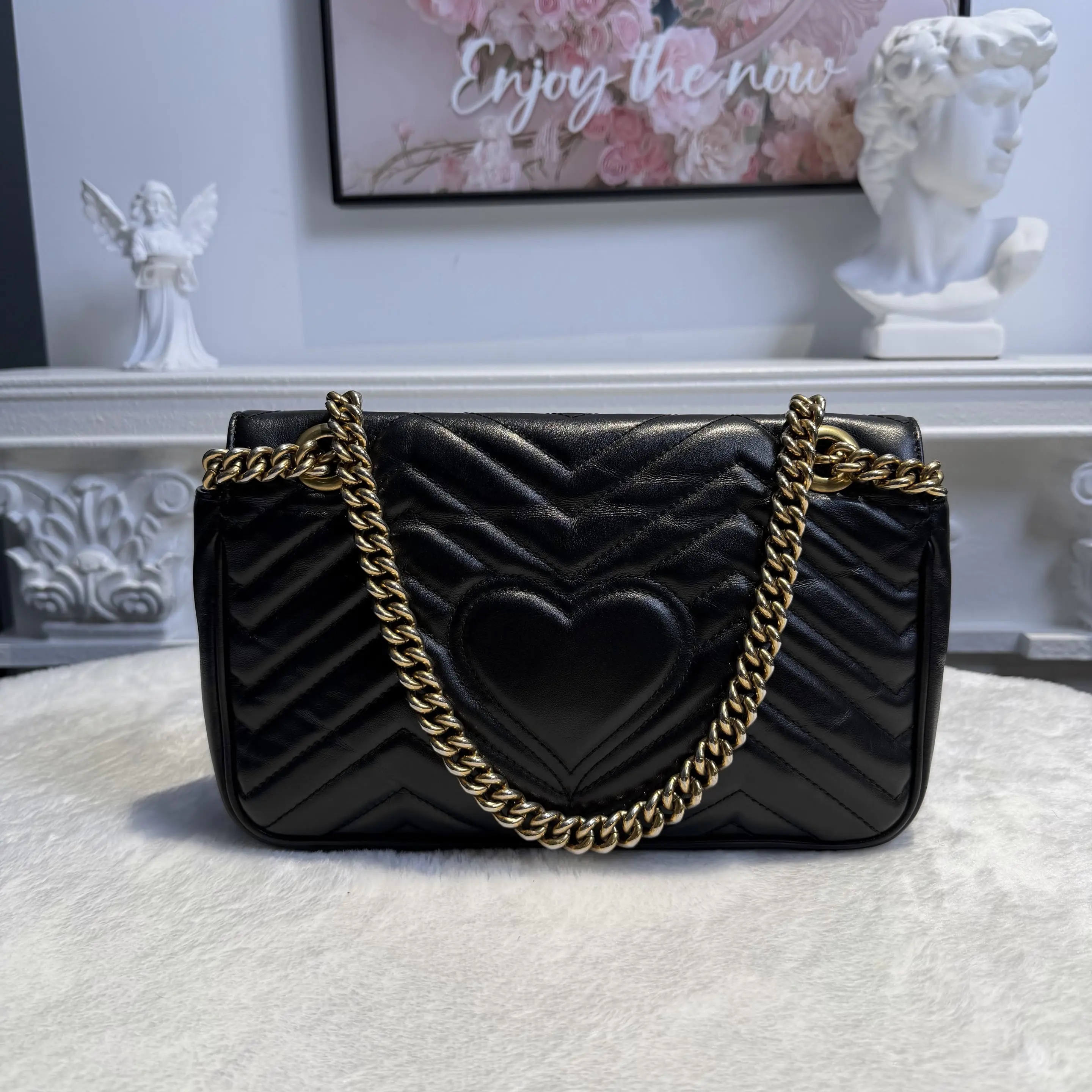 [#609]Pre owned Gucci Marmont Black Calfskin Medium 26