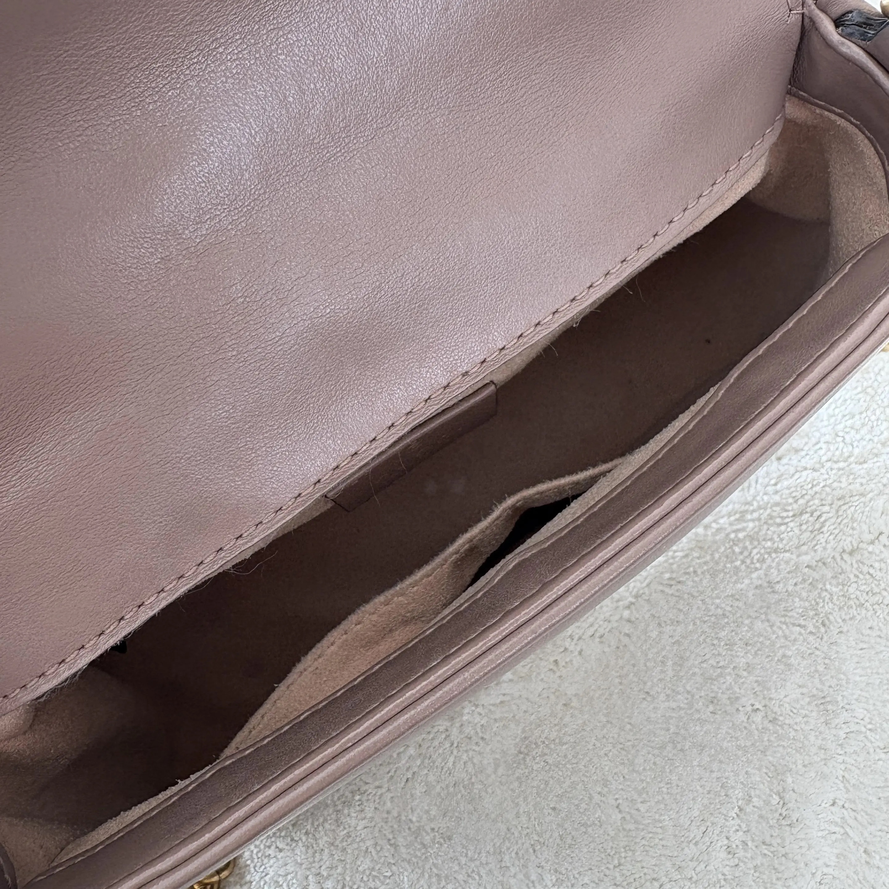 [#677]Pre owned Gucci Marmont 22 Top handle Calfskin Small Golden hardware BJ1101804048