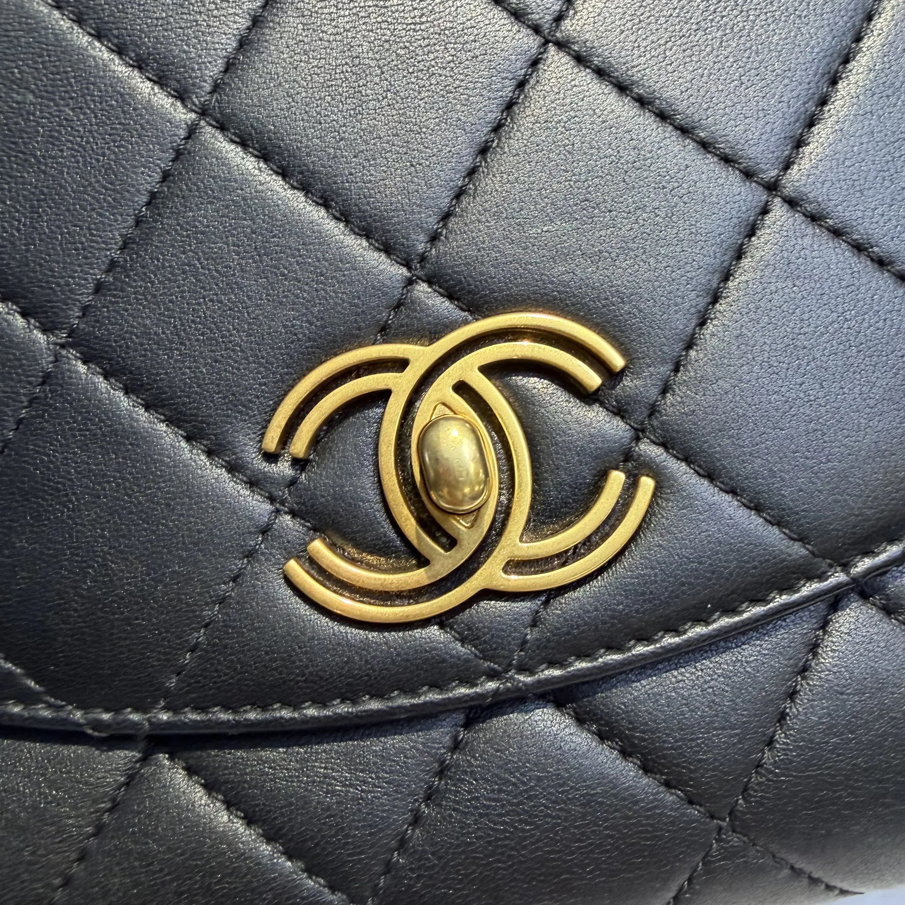 [#626]Pre owned Chanel Trendy CC Lambskin Small Golden hardware BJ11019050178