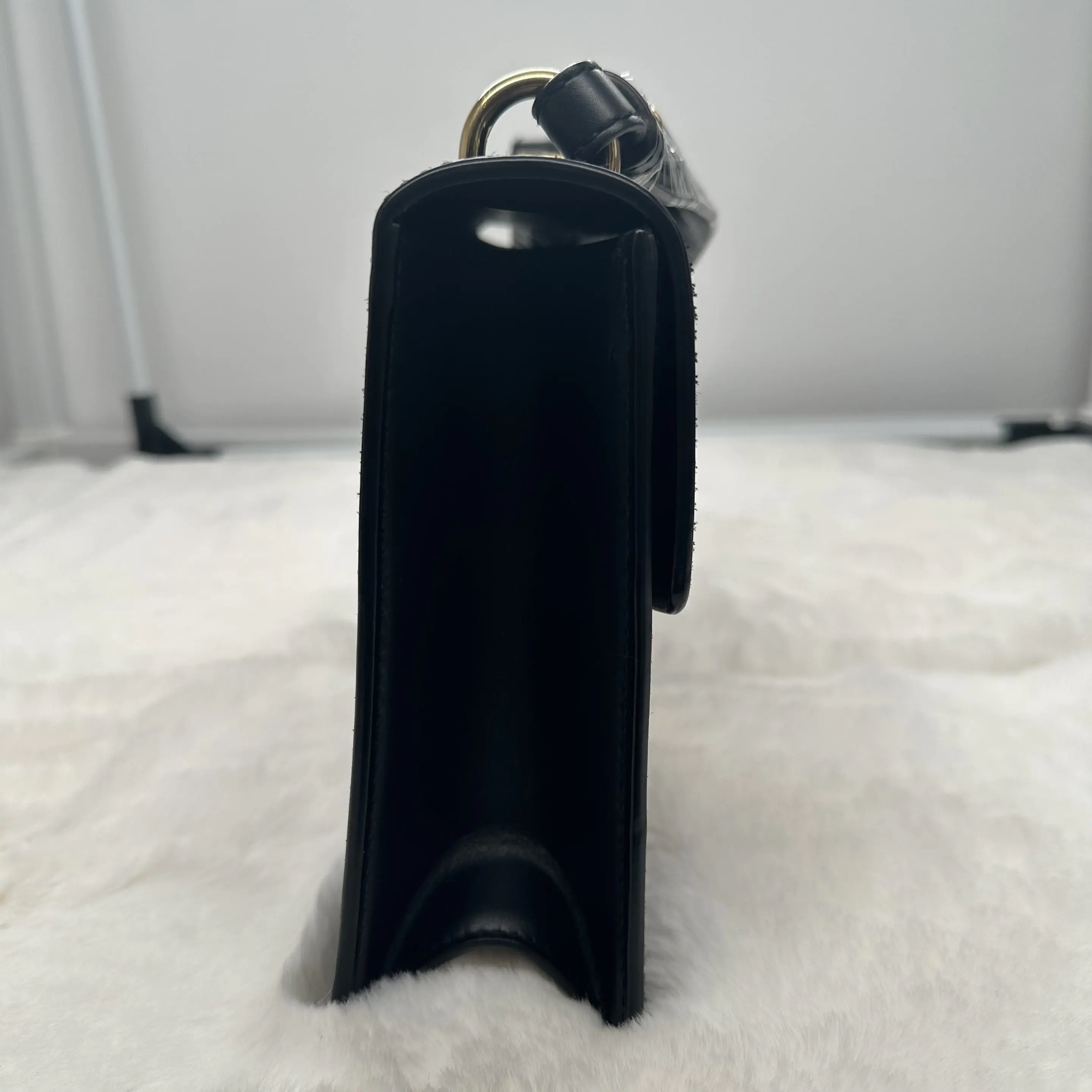 [#681]Pre owned Gucci Sylvie Calfskin Small BJ110&04028