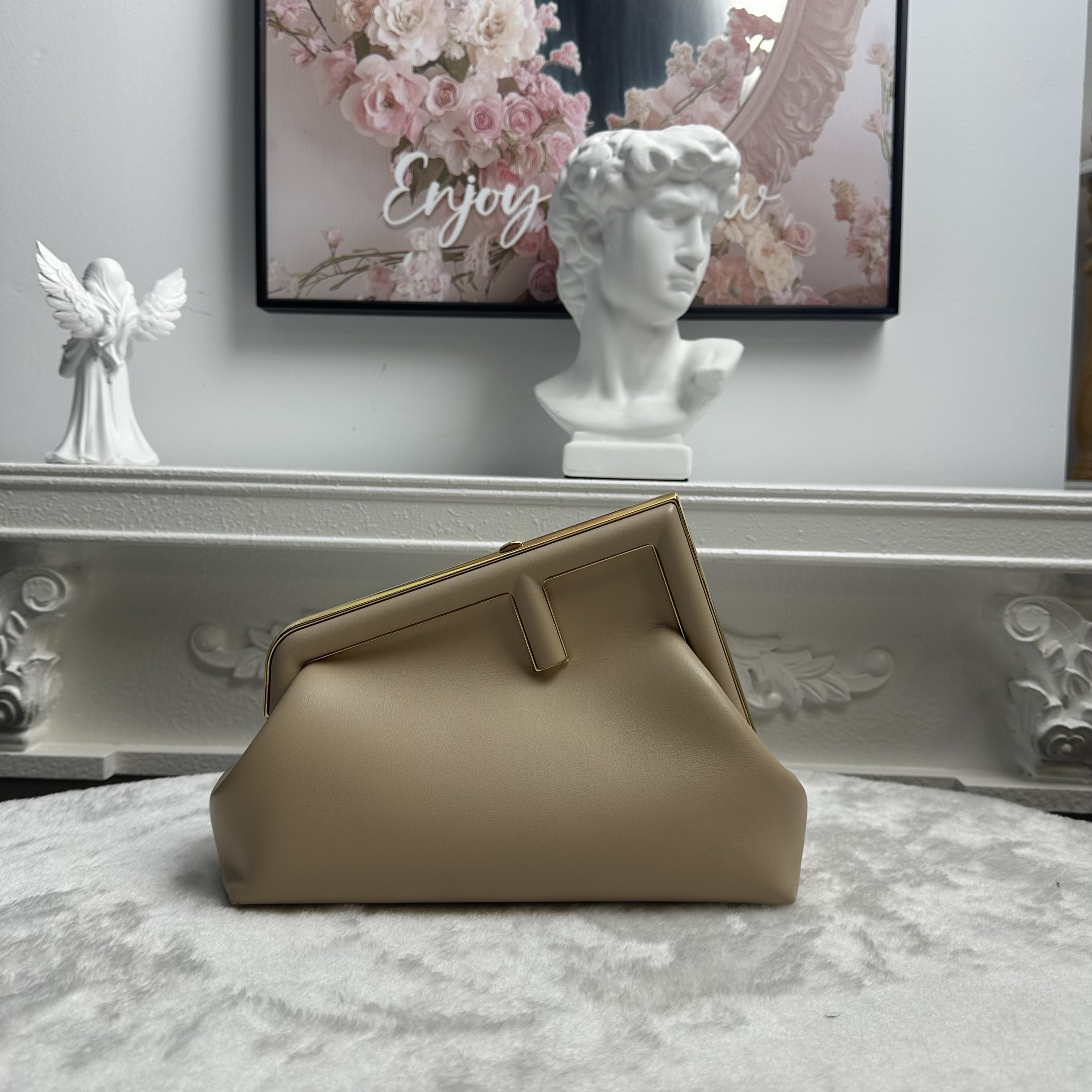 【#719】Pre-owned Fendi First Pink Calfskin Shoulder Bag [#installment #4 300/1200]