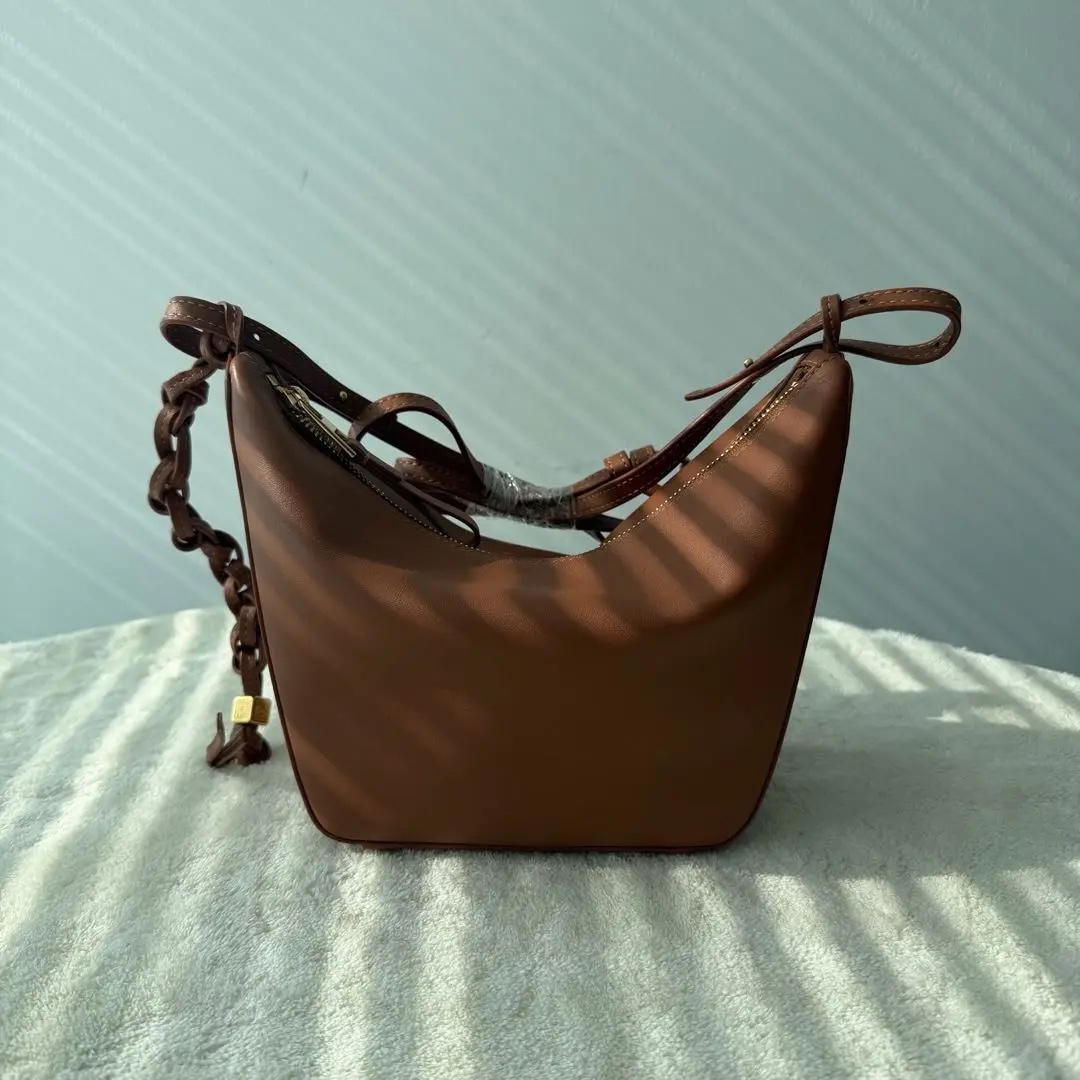 [#676]Pre owned Loewe Hammock Hobo Calfskin BJ110&04078