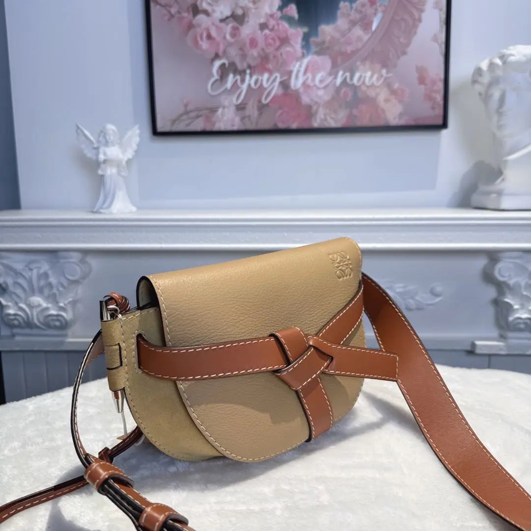 [#693]Pre owned Loewe Gate Brown Calfskin Mini BJ110&&04040