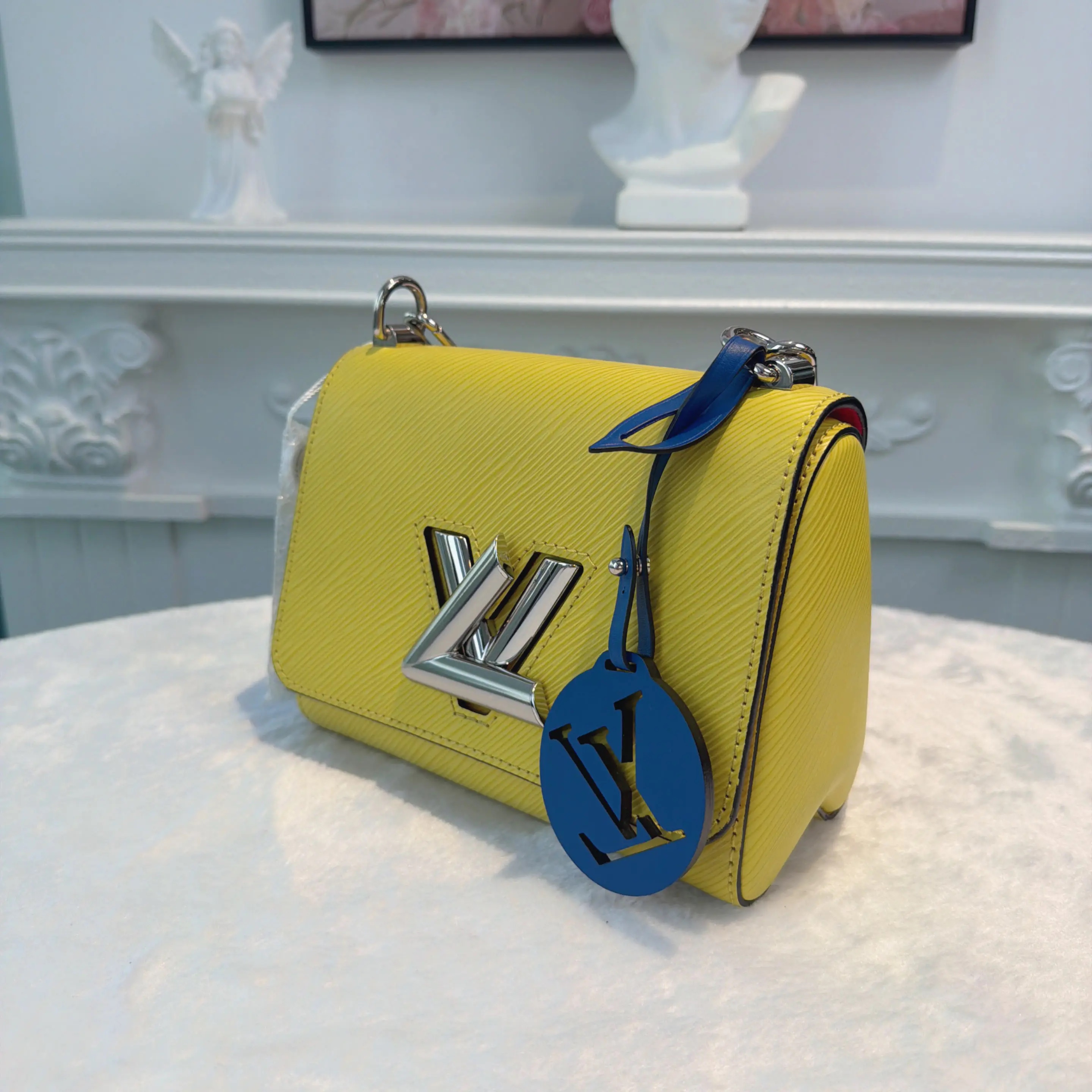 [#632]Pre owned Louis Vuitton Twist Yellow EPI Calfskin