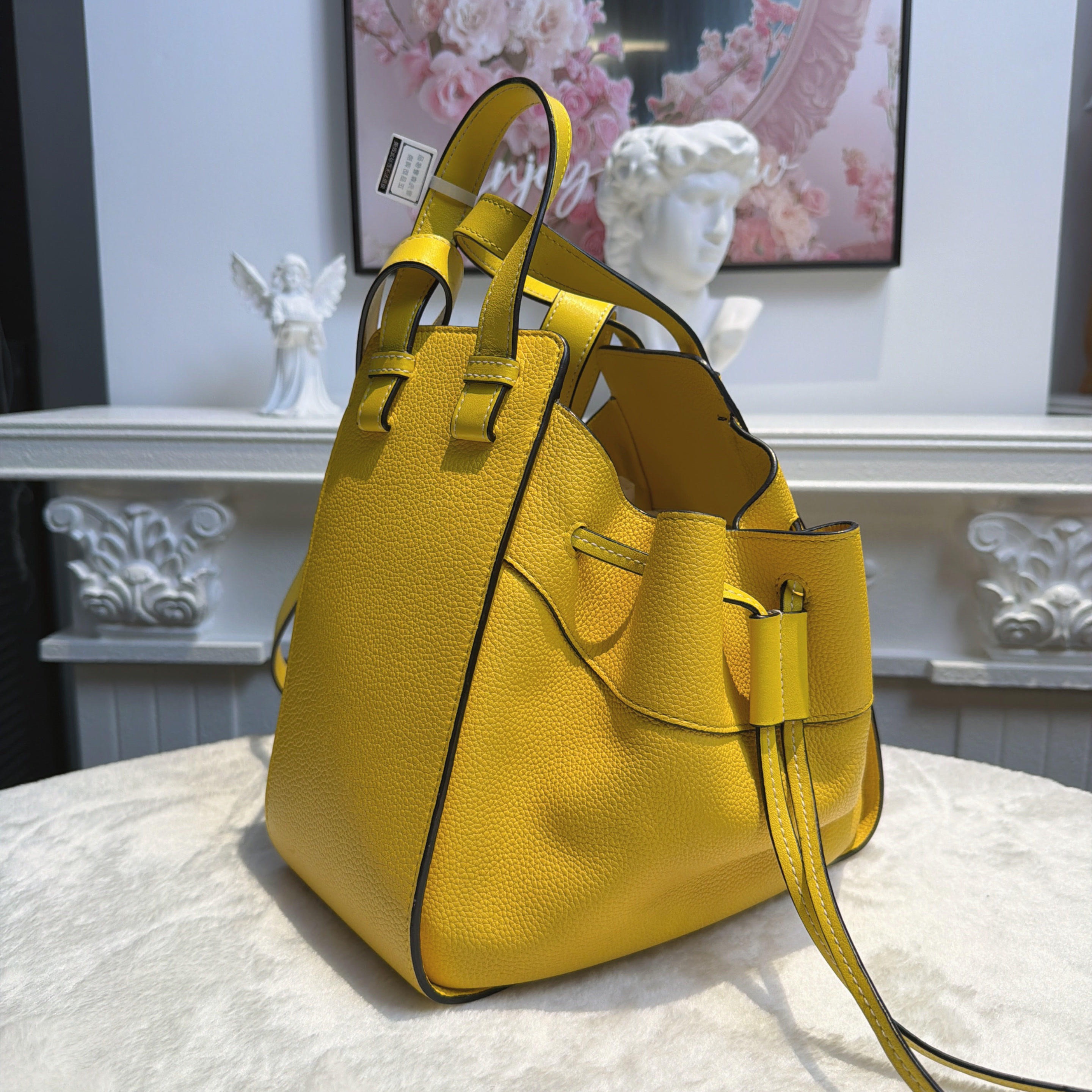 【#627】Pre-owned Loewe Hammock Yellow Calfskin Crossbody Bag BJ1101904045