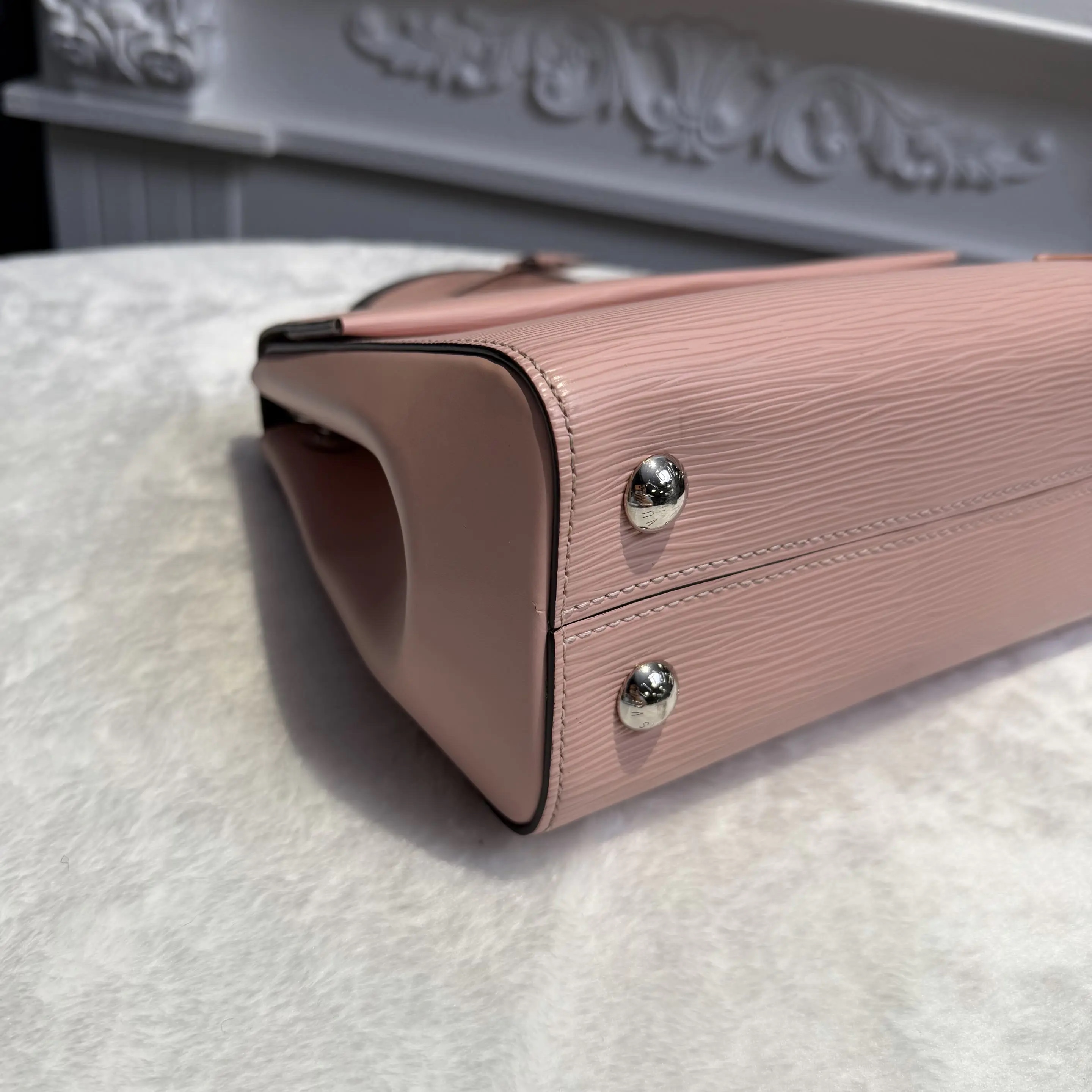 [#634]Pre owned Louis Vuitton Cluny Pink EPI Calfskin BB BJ110&04055