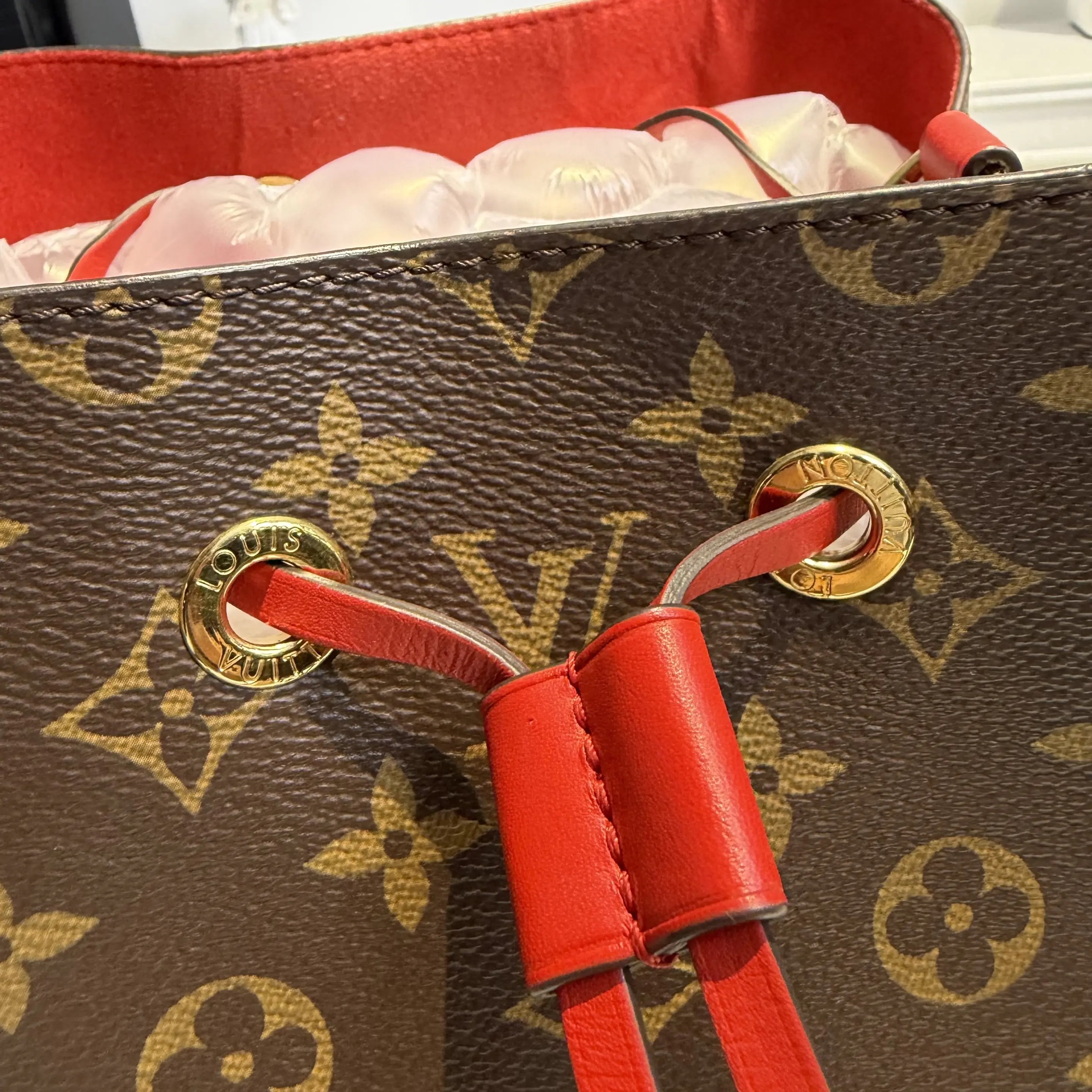 [#606]Pre owned Louis Vuitton Neonoe Brown Red Monogram Medium BJ110170407