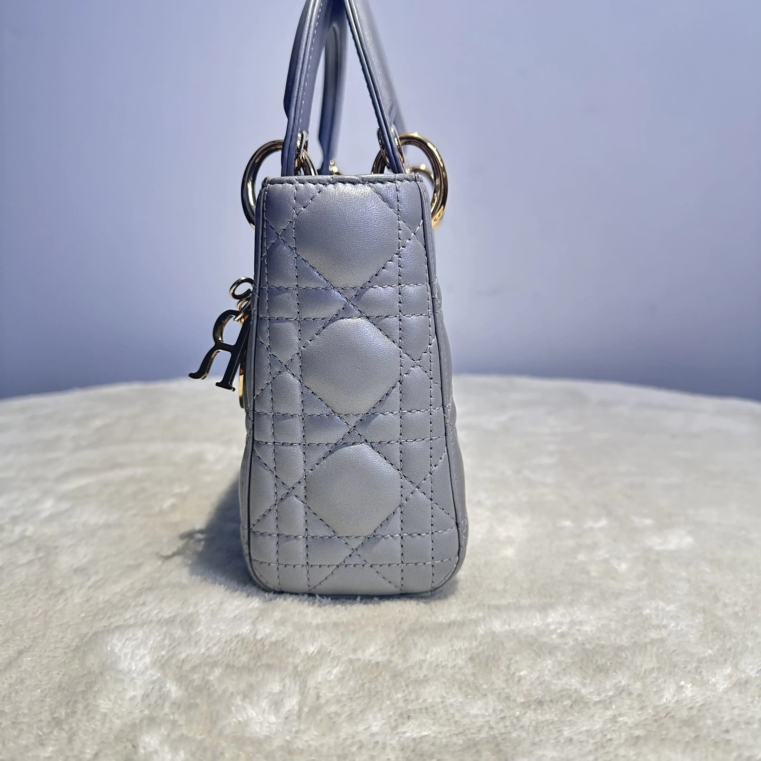 [#683]Pre owned Dior Lady Dior Pearl Grey Lambskin Mini Golden Hardware BJ11018050135