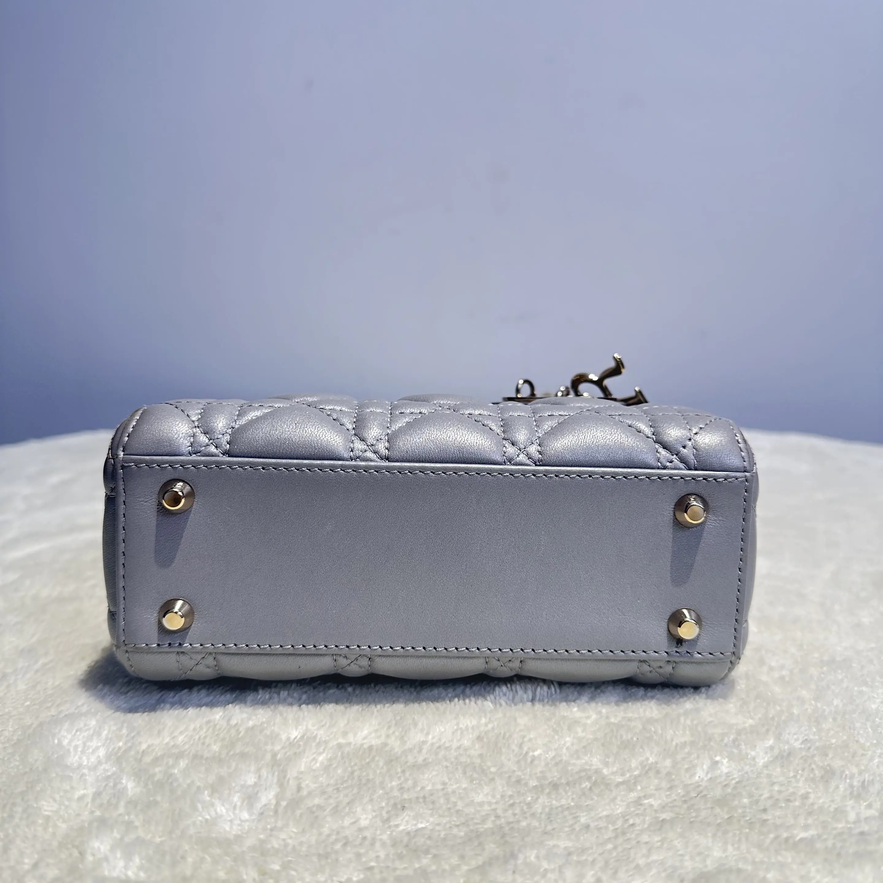 [#683]Pre owned Dior Lady Dior Pearl Grey Lambskin Mini Golden Hardware BJ11018050135