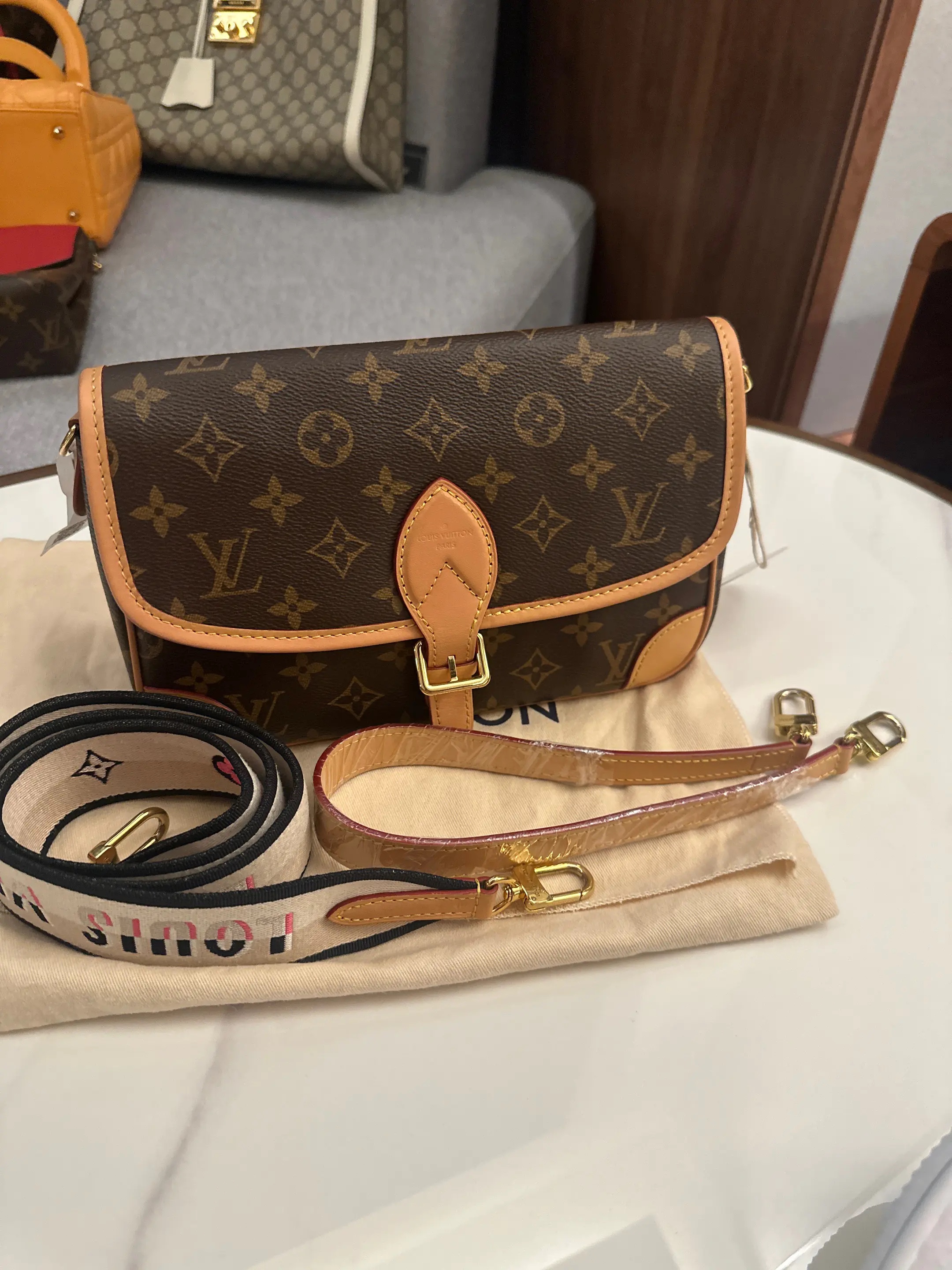 [#644]Pre owned Louis Vuitton Diane Monogram Small BJ110&050135