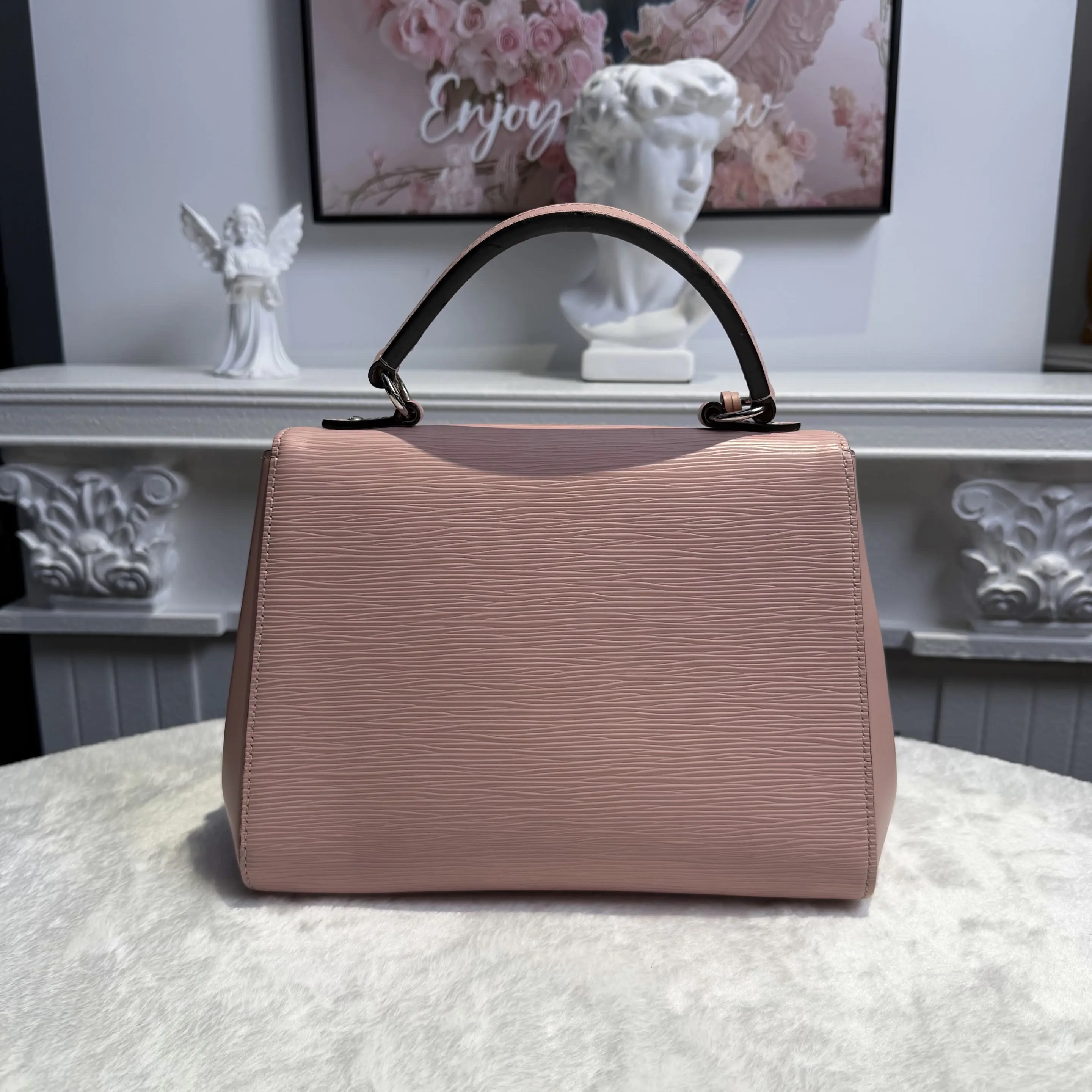 [#634]Pre owned Louis Vuitton Cluny Pink EPI Calfskin BB BJ110&04055