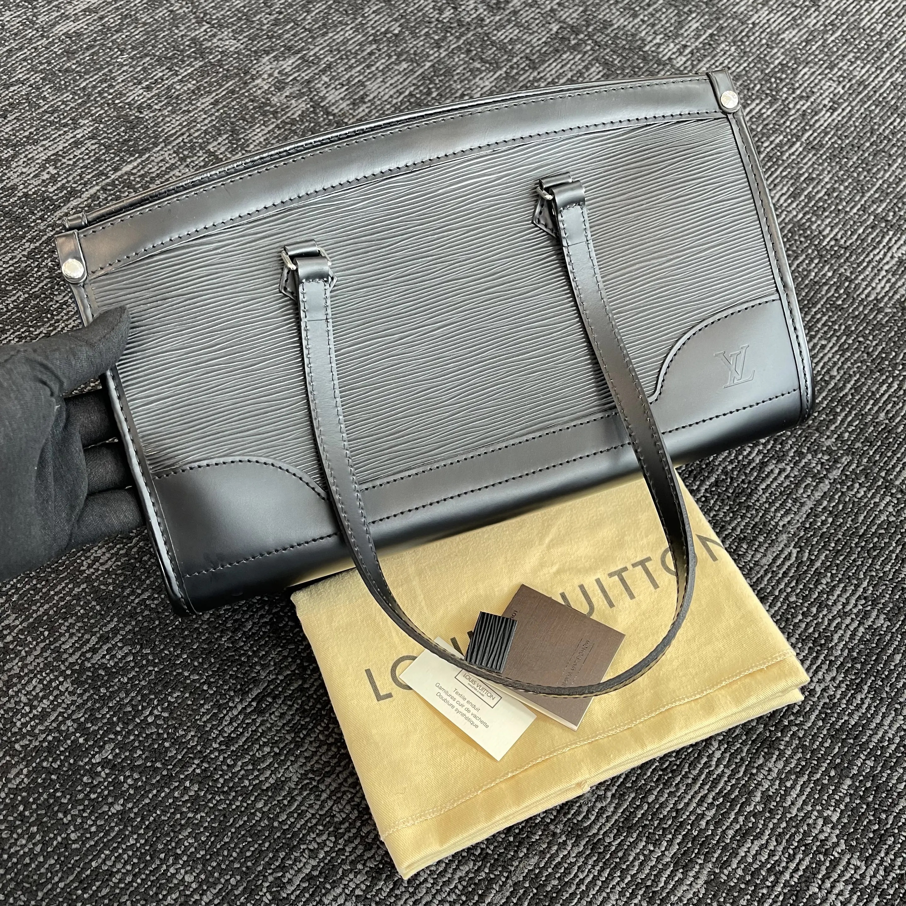 [#653]Pre owned Louis Vuitton Madeleine Vintage EPI Calfskin Small BJ110&04035