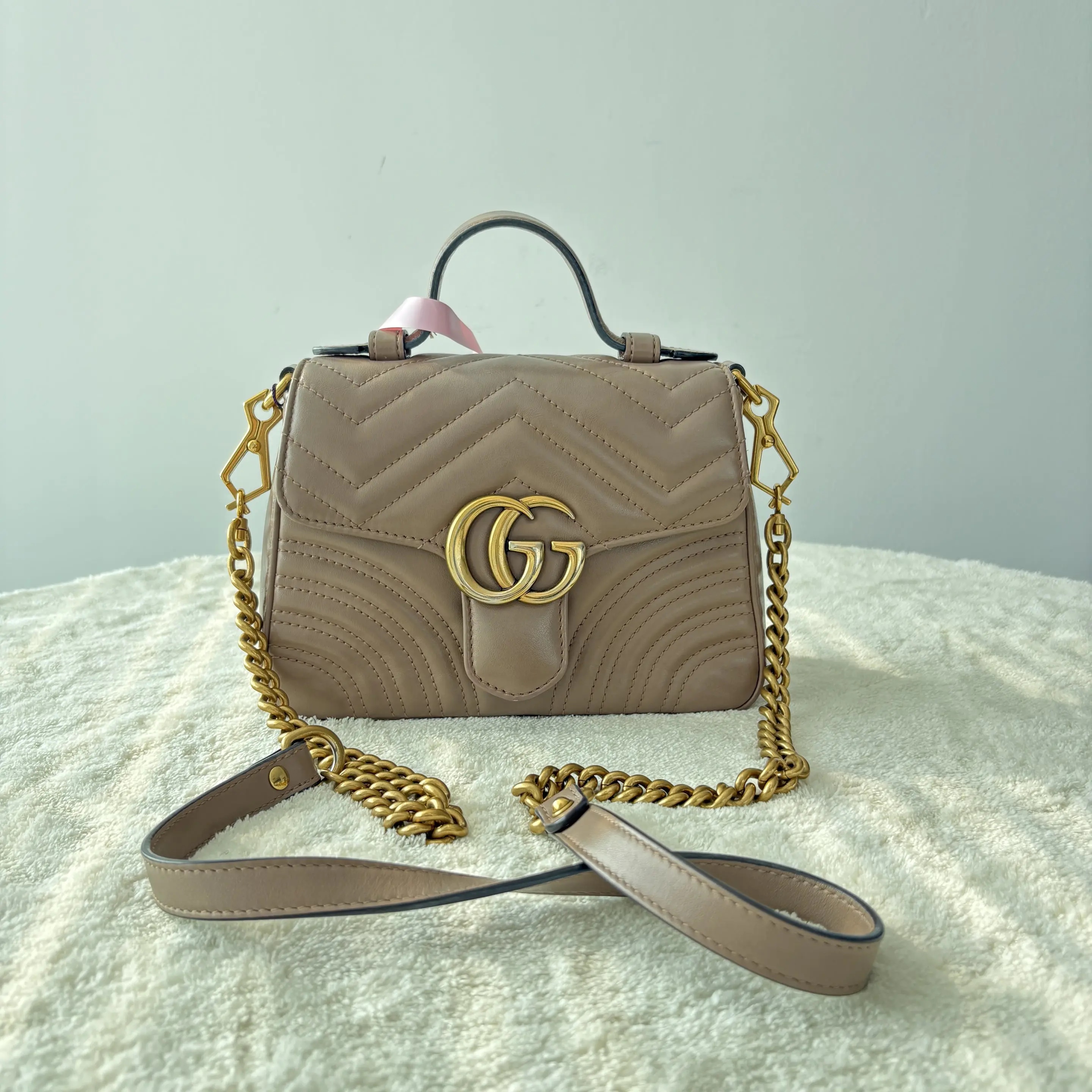 [#677]Pre owned Gucci Marmont 22 Top handle Calfskin Small Golden hardware BJ1101804048