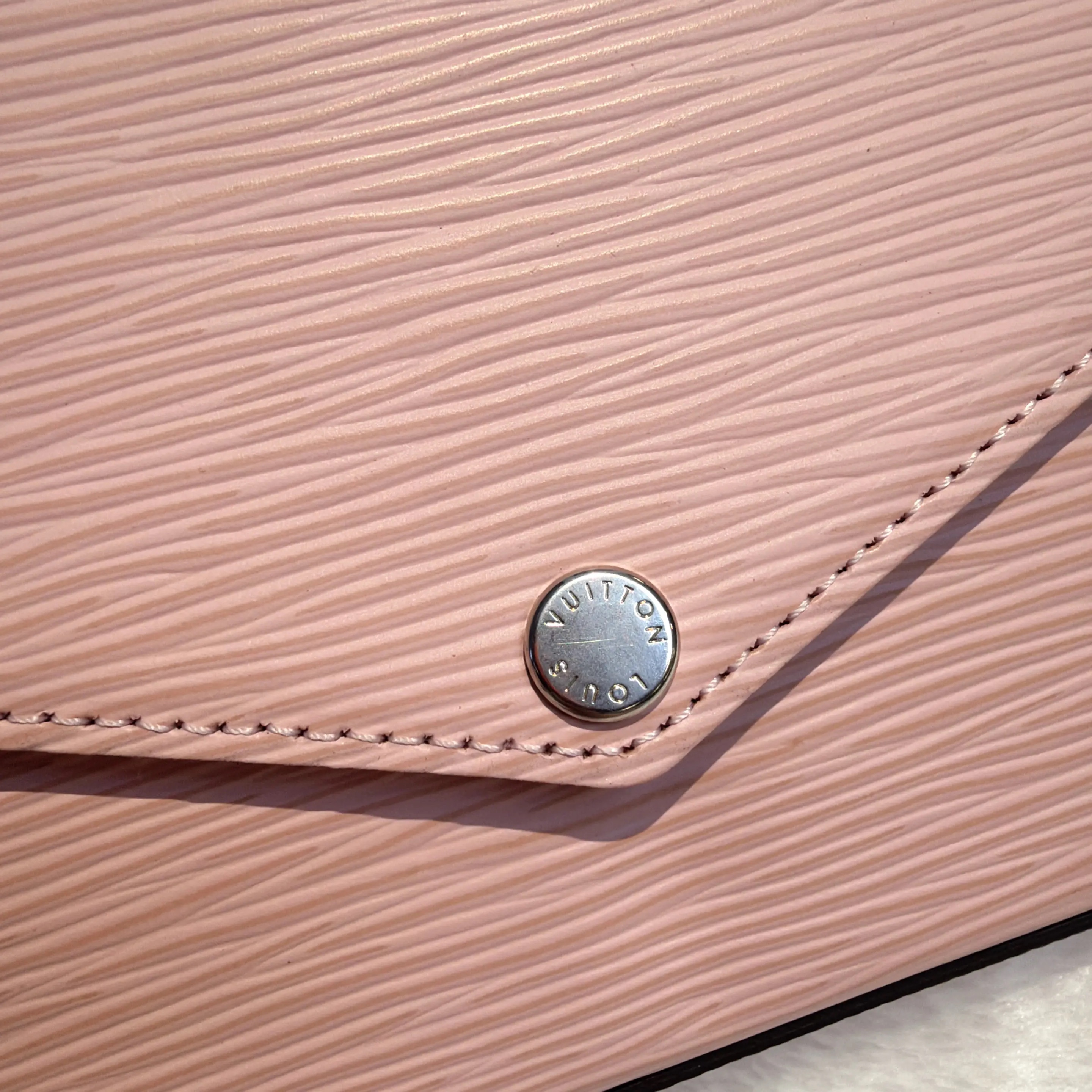 [#624]Pre owned Louis Vuitton Pochette Felicie Calfskin EPI BJ1101804035