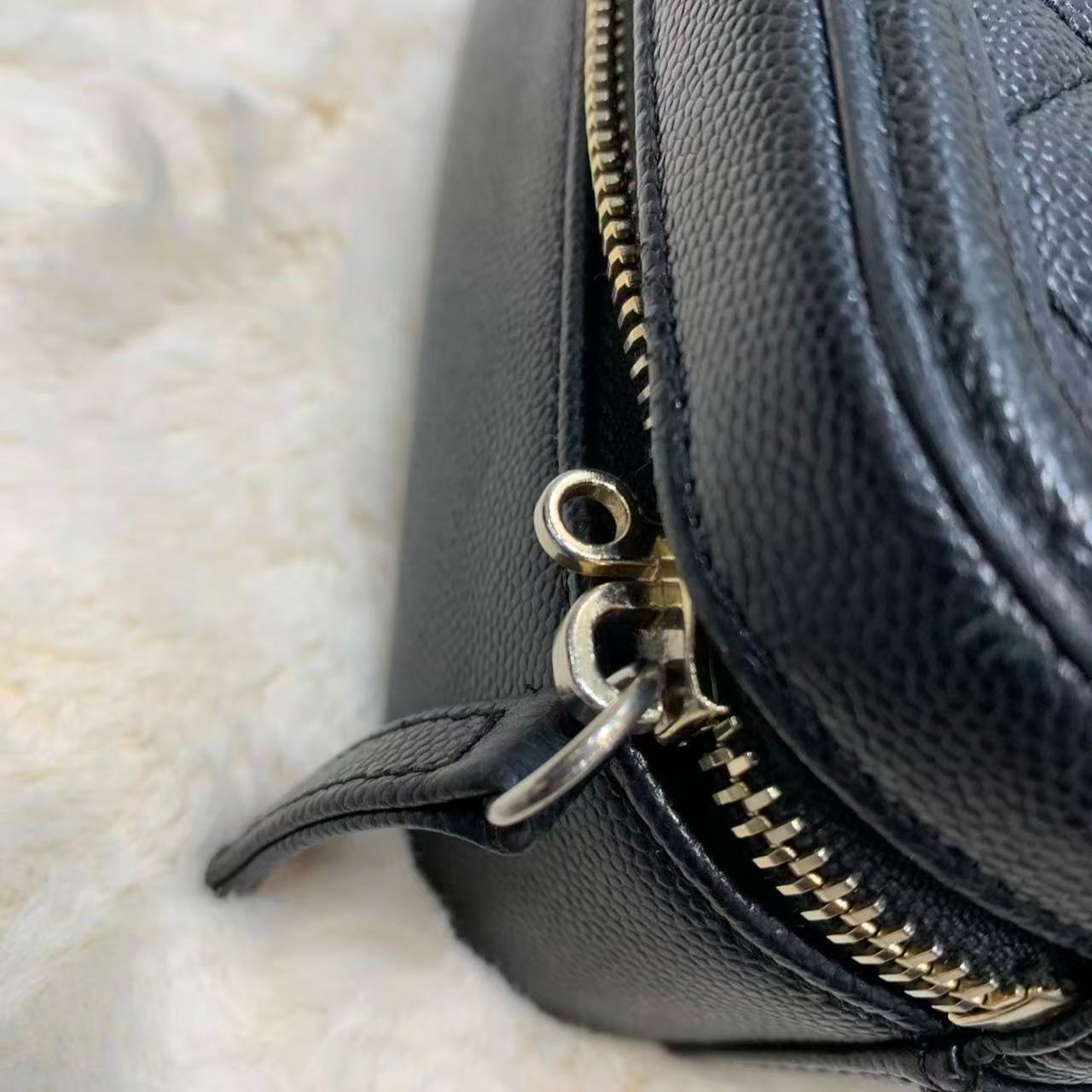 【#540】Pre-owned Chanel Vanity Case Medium Black Caviar Calfskin Shoulder Bag