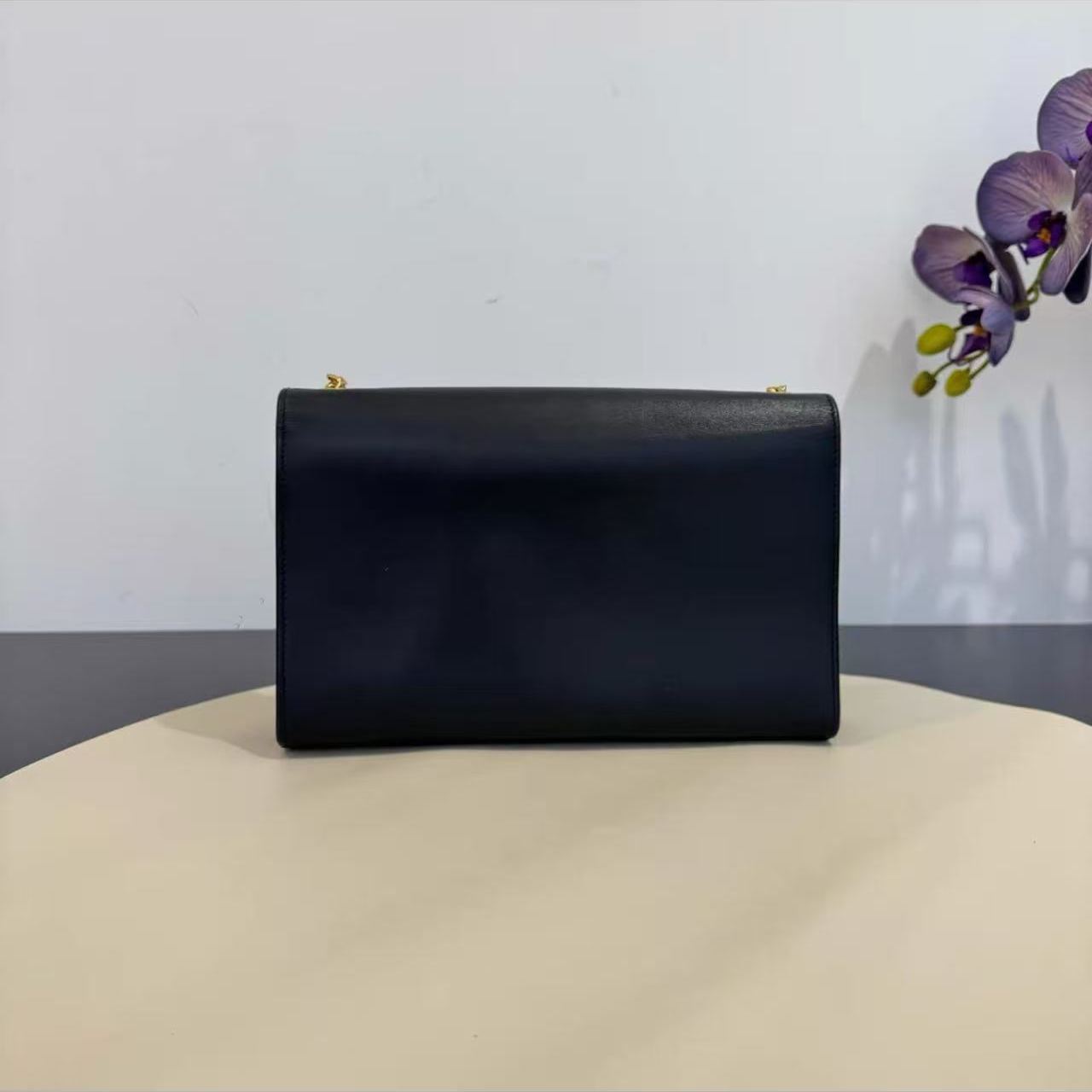 【#481】Pre-owned Yves Saint Laurent Kate Medium Embossed  Calfskin Crossbody Bag Shouder Bag BJ1109904055 