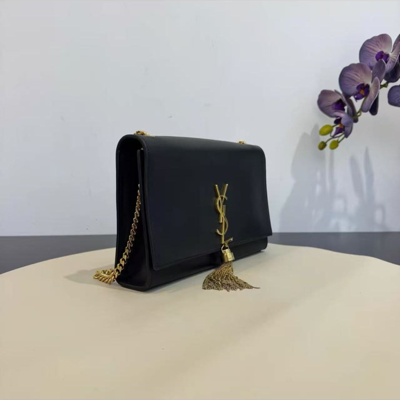 【#481】Pre-owned Yves Saint Laurent Kate Medium Embossed  Calfskin Crossbody Bag Shouder Bag BJ1109904055 