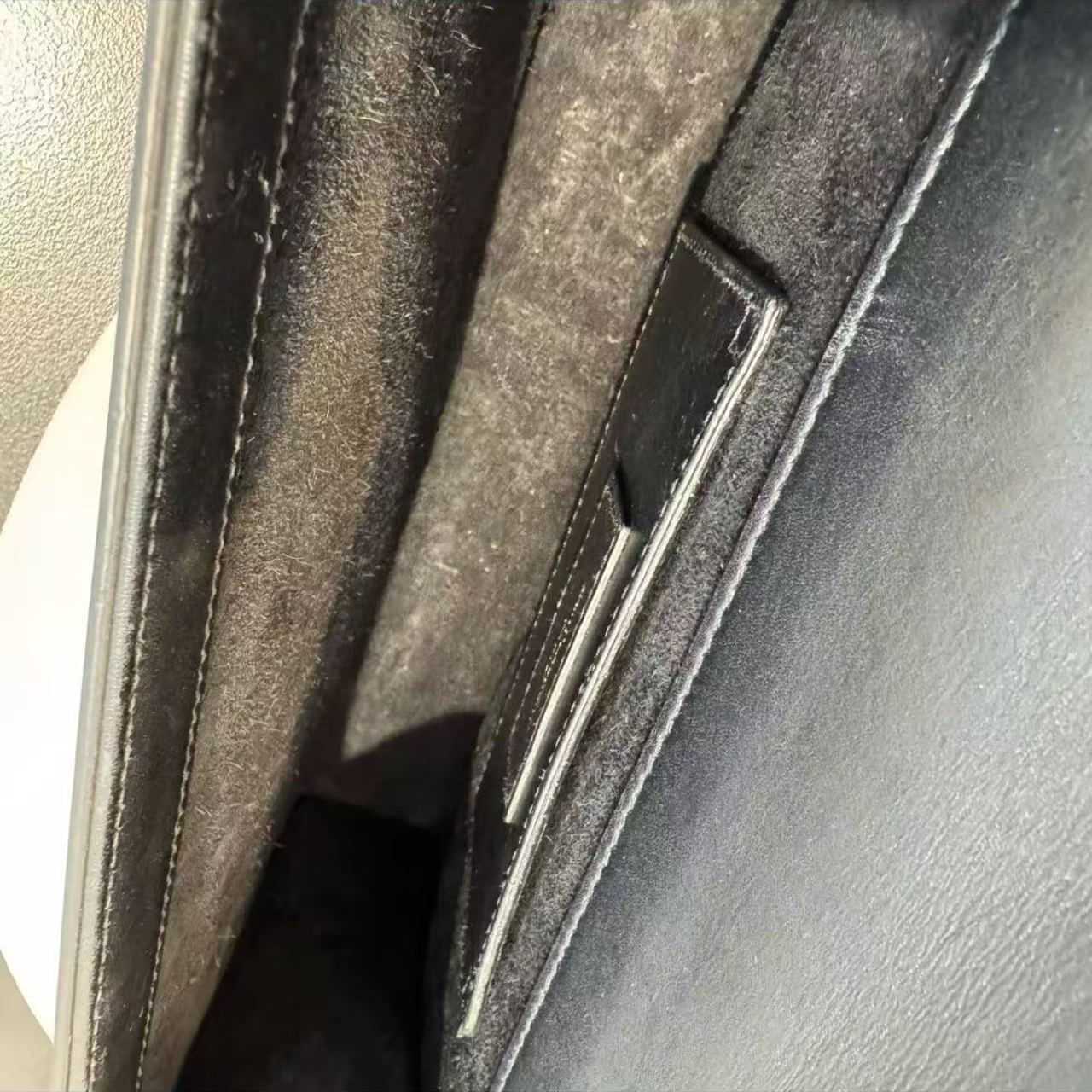 【#481】Pre-owned Yves Saint Laurent Kate Medium Embossed  Calfskin Crossbody Bag Shouder Bag BJ1109904055 