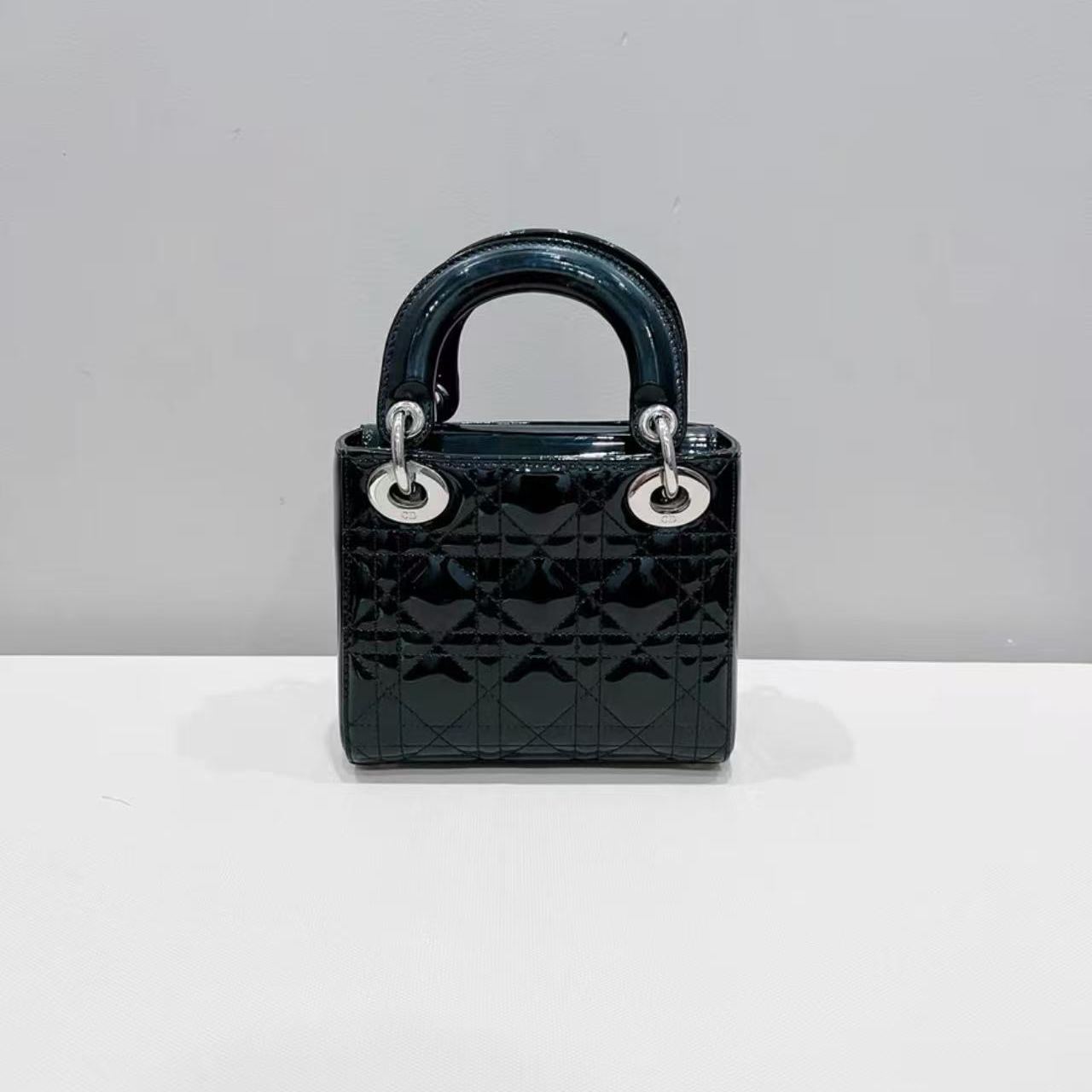 【#547】Pre-owned DlOR Lady Dior Mini Patent Leather Shoulder Bag BJ11015040135 