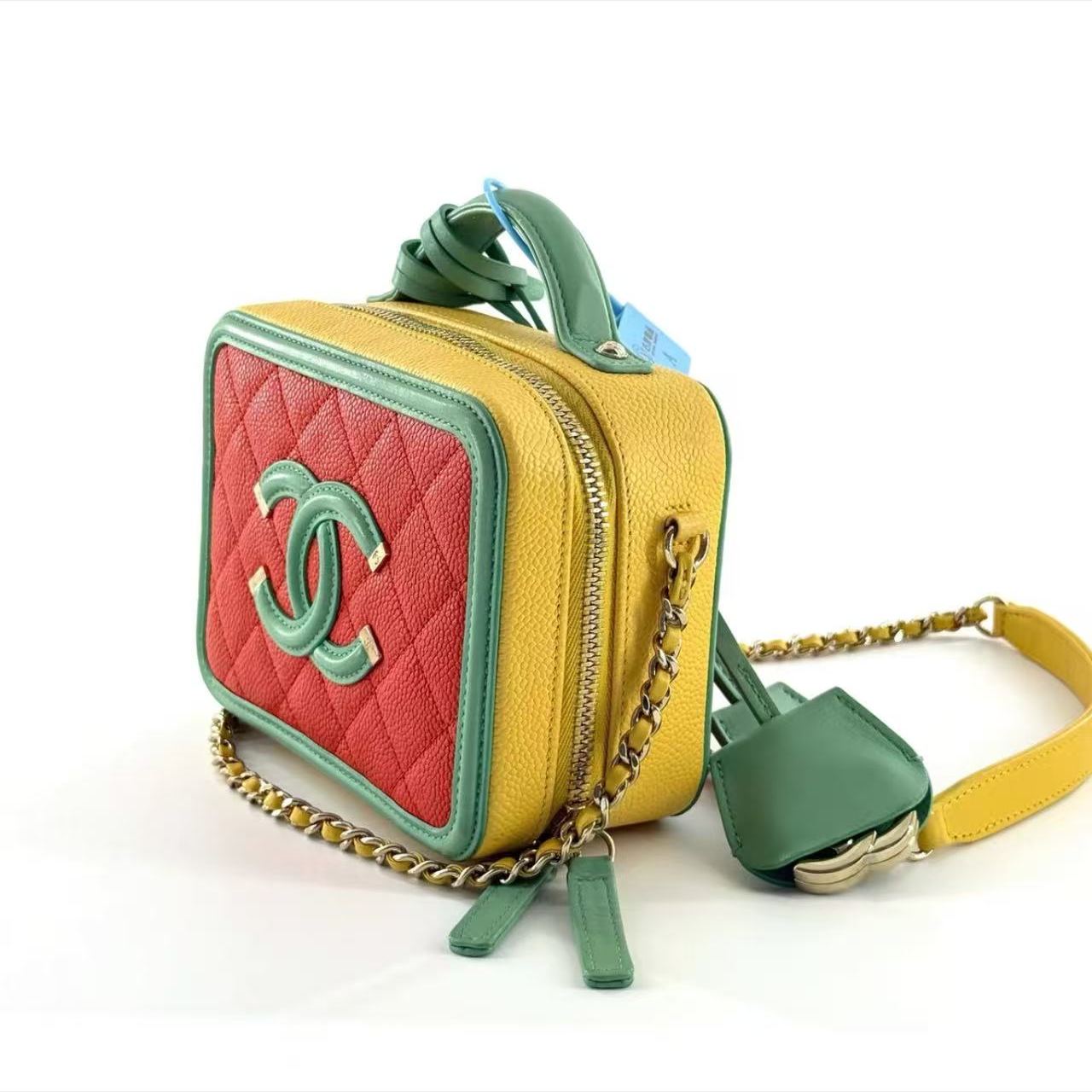 【#546】Pre-owned CHANEL Vanity Case Medium Size Caviar Leather Grained Calfskin Camera Bag Shoulder Bag BJ1101819050135 