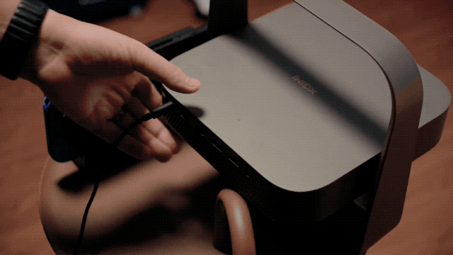 📽家庭プロジェクターの完成形。軽さと薄さに4Kの感動を｜Elfin Flip 4K