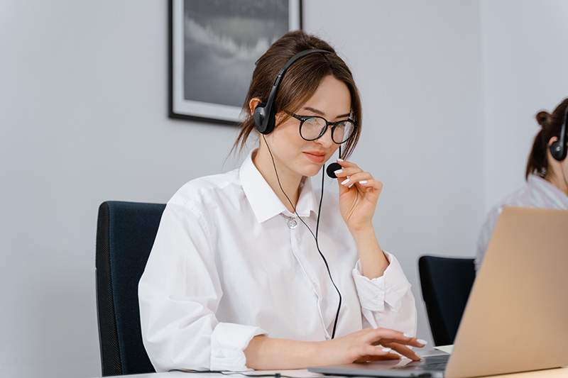 Customer Service L&agrave; G&igrave;? Nh&acirc;n Vi&ecirc;n Dịch Vụ Kh&aacute;ch H&agrave;ng L&agrave; L&agrave;m G&igrave;?