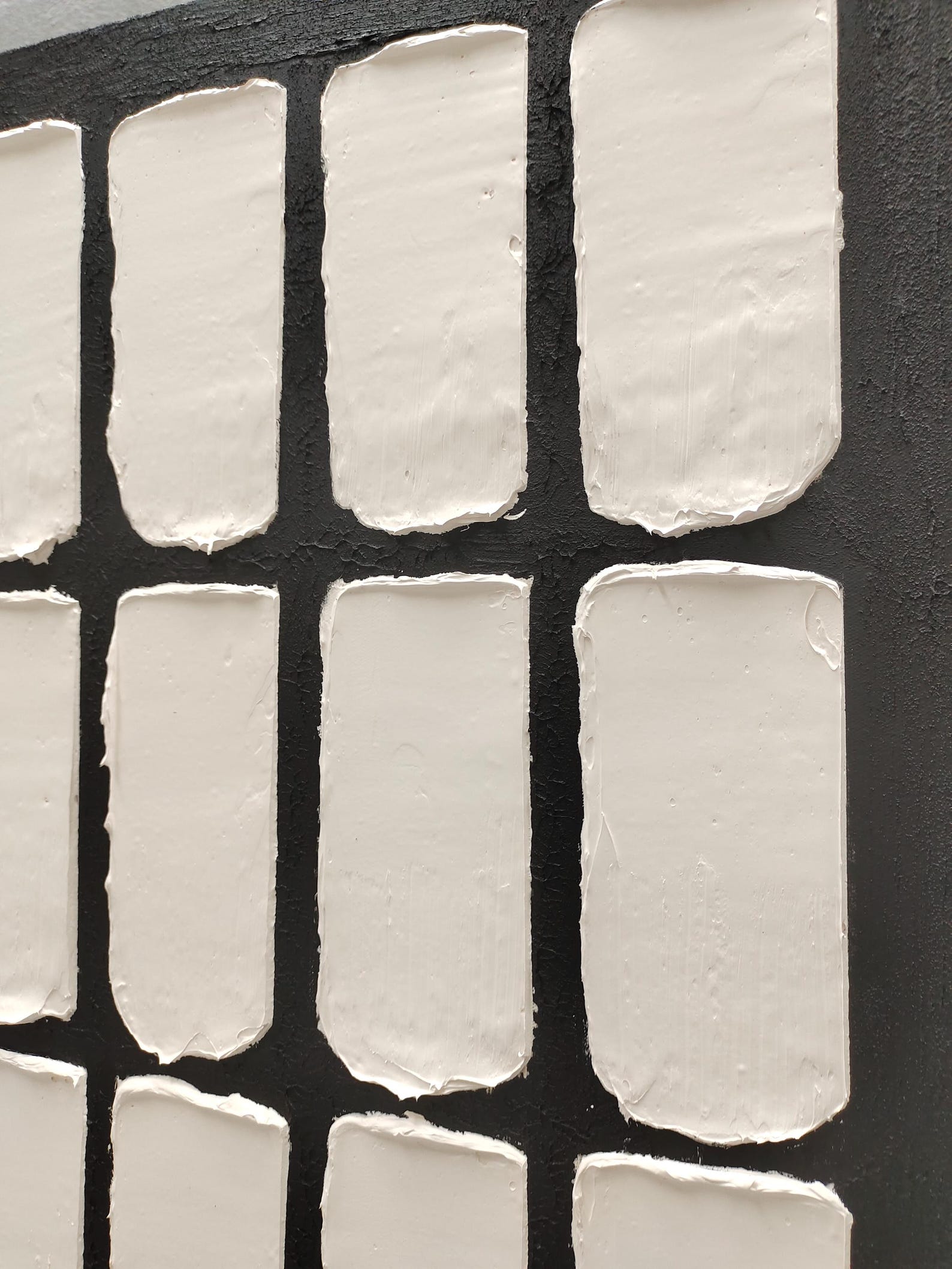 Monochrome Fragments