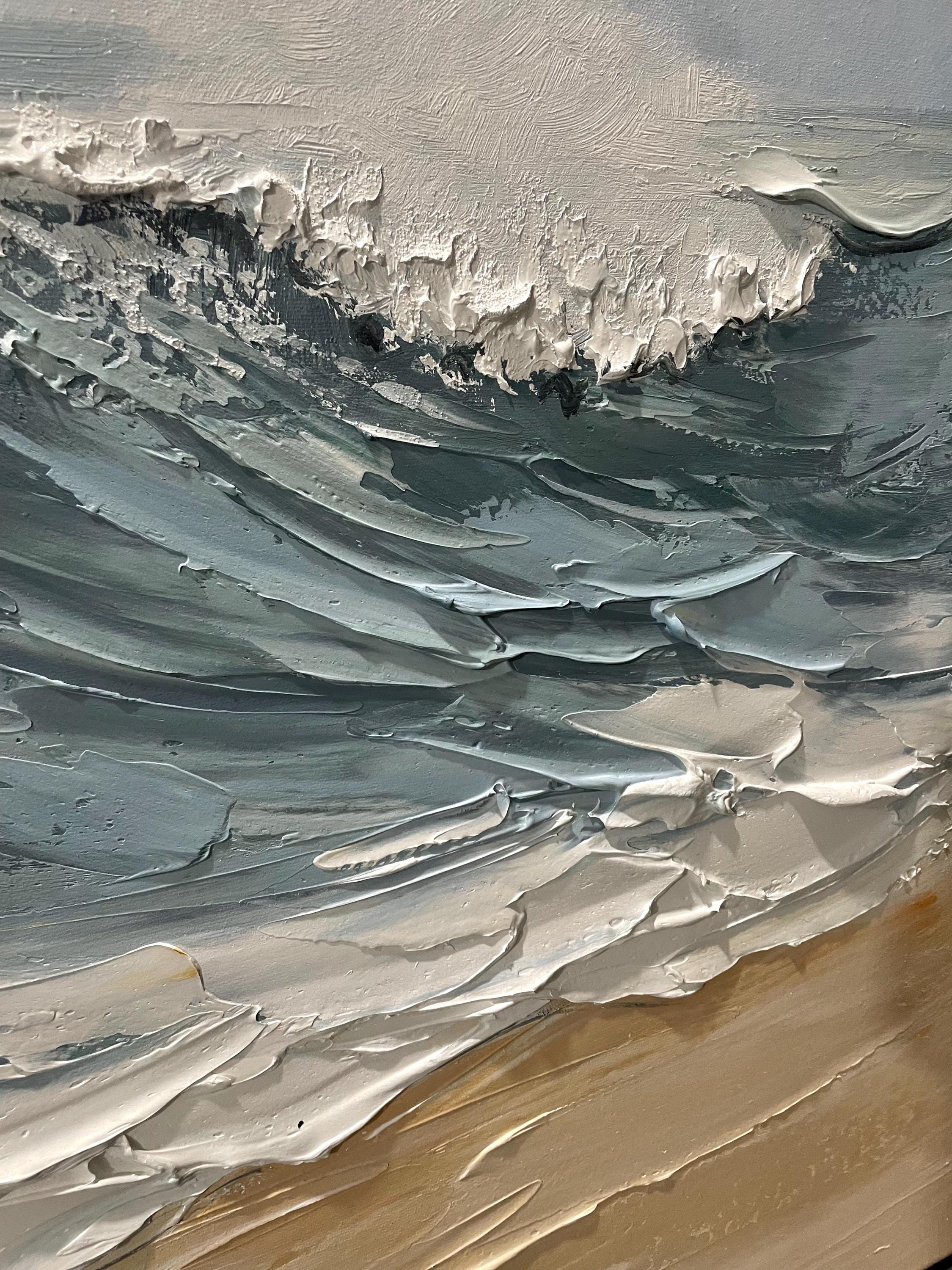 Minimalist Ocean Wave