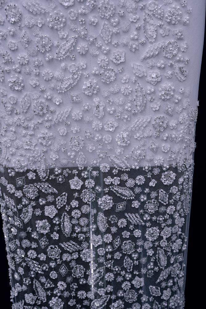 Luxury Embroidered 3D Floral Tulle Fabric Stunning 3D Petal Fabric With Crystal Pearl Sparkling Sequin Wedding Dress Wedding Dress