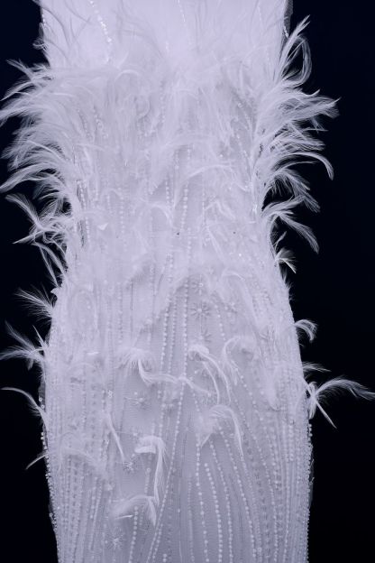 Elegant 3D Blossom Flowers Beaded Tulle Fabric with Undefiled Feathers Sparkling Sequins for Wedding Dress Bridal Gown