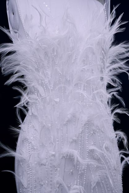 Elegant 3D Blossom Flowers Beaded Tulle Fabric with Undefiled Feathers Sparkling Sequins for Wedding Dress Bridal Gown