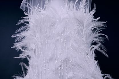 Elegant 3D Blossom Flowers Beaded Tulle Fabric with Undefiled Feathers Sparkling Sequins for Wedding Dress Bridal Gown