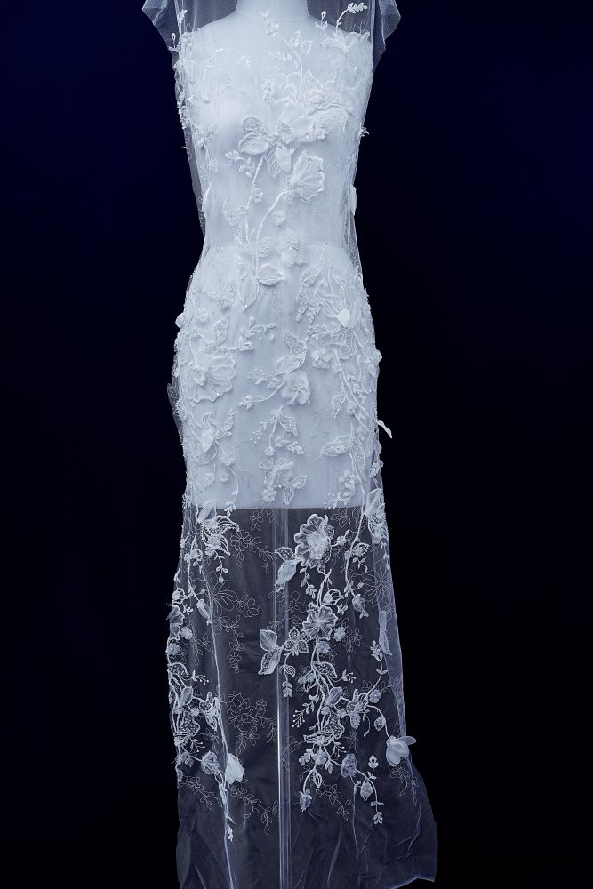 Luxury Embroidery 3D Flower Tulle Fabric Dazzling 3D Flower Petal Fabric Inlaid Crystal Pearls Sparkling Sequins Wedding Dresses