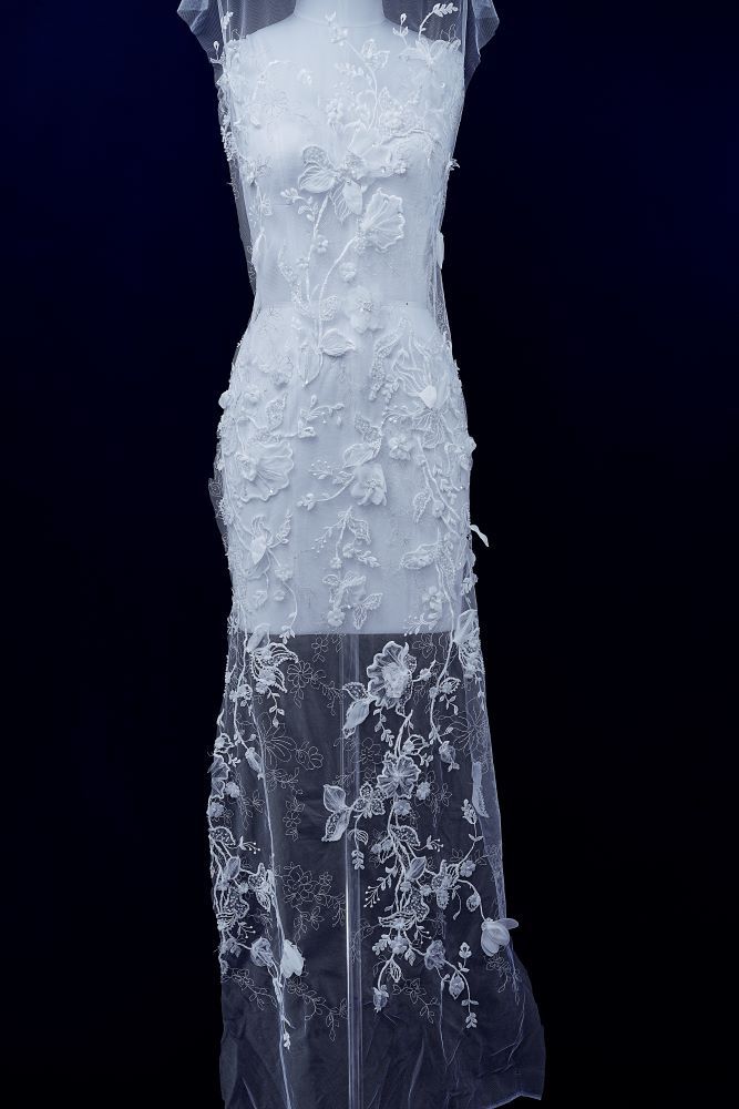 Luxury Embroidery 3D Flower Tulle Fabric Dazzling 3D Flower Petal Fabric Inlaid Crystal Pearls Sparkling Sequins Wedding Dresses