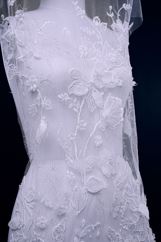 Luxury Embroidery 3D Flower Tulle Fabric Dazzling 3D Flower Petal Fabric Inlaid Crystal Pearls Sparkling Sequins Wedding Dresses