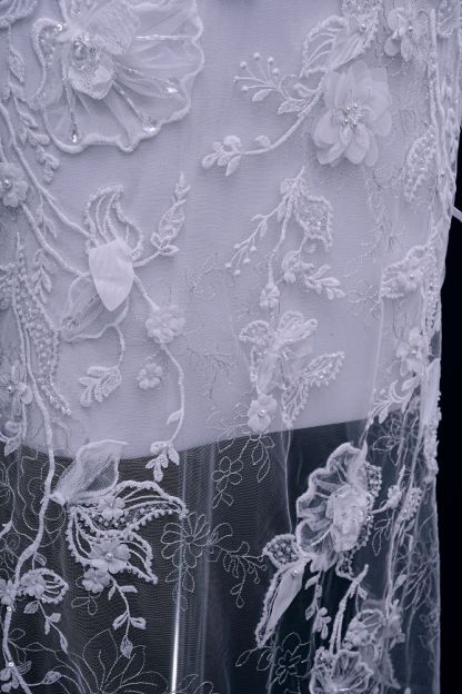 Luxury Embroidery 3D Flower Tulle Fabric Dazzling 3D Flower Petal Fabric Inlaid Crystal Pearls Sparkling Sequins Wedding Dresses