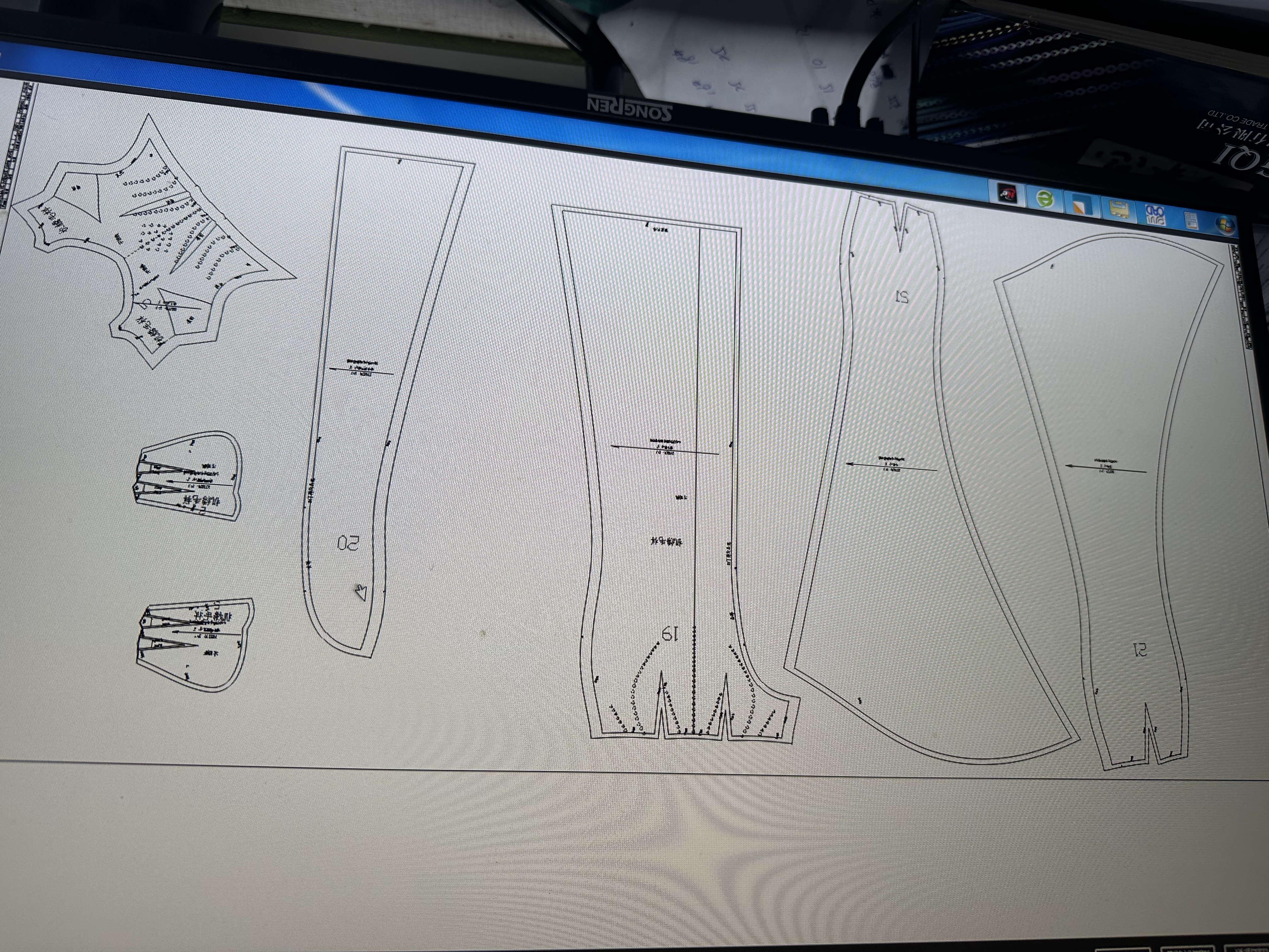 {"default":"Sita Lace, sitalace, Lace Fabric, Feature Fabric, Tulle Fabric, Beaded Fabric, Sequined Fabric, Embroidery Fabric, Wedding Dress, Bridal Gown, Bridal Veil, Beads, Sequins, Feather Fabrics, Feather, 3D Flowers, Floral, Blossom Flowers, Flower Petal,"}