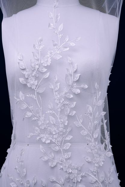 Luxury Embroidered 3D Leaves Tulle Fabric With Elegant Leaf Pattern Sparklig Sequins Mesh Fabric Crystal Pearls Embroidered Wedding Dress Bridal Gown Party Gown