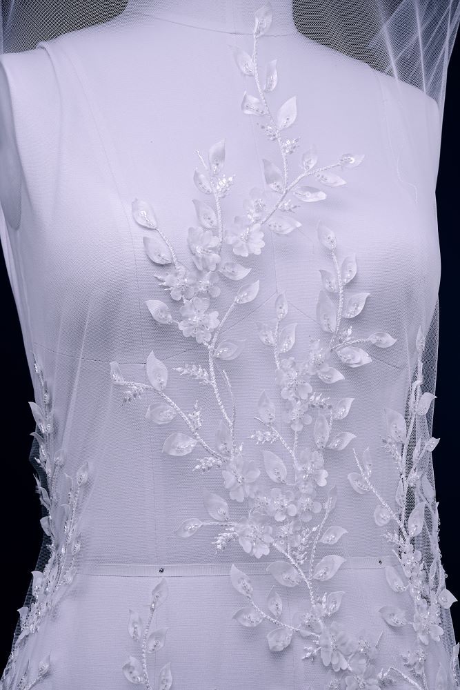 Luxury Embroidered 3D Leaves Tulle Fabric With Elegant Leaf Pattern Sparklig Sequins Mesh Fabric Crystal Pearls Embroidered Wedding Dress Bridal Gown Party Gown