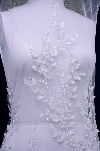 Luxury Embroidered 3D Leaves Tulle Fabric With Elegant Leaf Pattern Sparklig Sequins Mesh Fabric Crystal Pearls Embroidered Wedding Dress Bridal Gown Party Gown