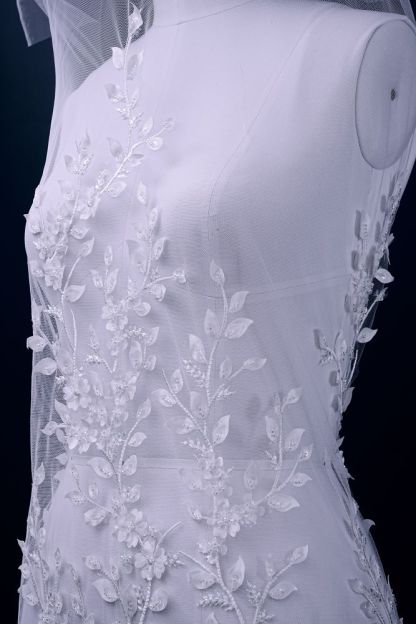 Luxury Embroidered 3D Leaves Tulle Fabric With Elegant Leaf Pattern Sparklig Sequins Mesh Fabric Crystal Pearls Embroidered Wedding Dress Bridal Gown Party Gown