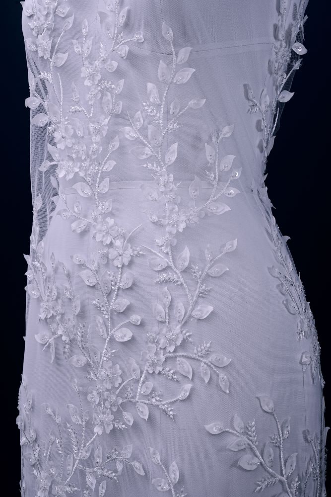 Luxury Embroidered 3D Leaves Tulle Fabric With Elegant Leaf Pattern Sparklig Sequins Mesh Fabric Crystal Pearls Embroidered Wedding Dress Bridal Gown Party Gown