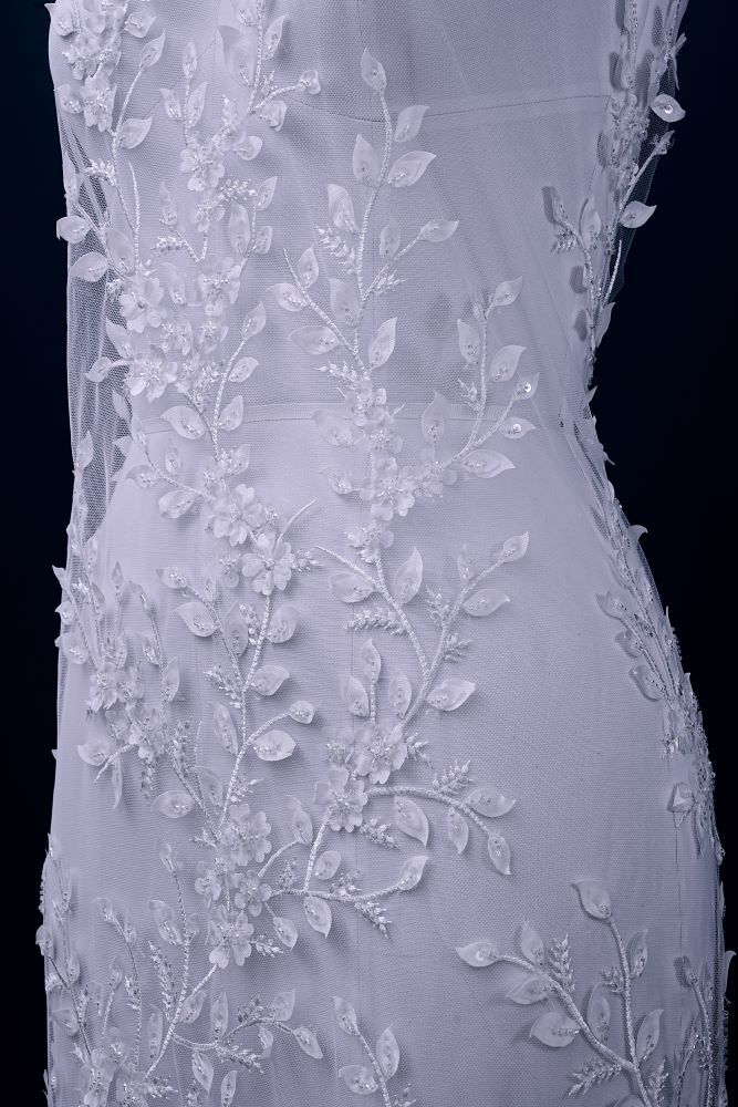 Luxury Embroidered 3D Leaves Tulle Fabric With Elegant Leaf Pattern Sparklig Sequins Mesh Fabric Crystal Pearls Embroidered Wedding Dress Bridal Gown Party Gown