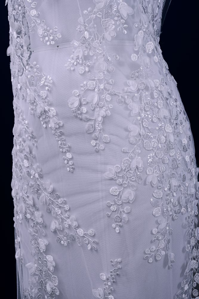 Exquisite Ivory Mesh Fabric Embroidered Flower Leaves and Clouds Elegant Floral Patterns Embroidered Wedding Dress Wedding Dress