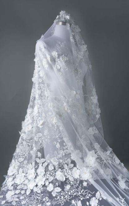 Luxury Embroidery 3D Flower Tulle Fabric Dazzling 3D Flower Petal Fabric Inlaid Crystal Pearls Sparkling Sequins Wedding Dresses