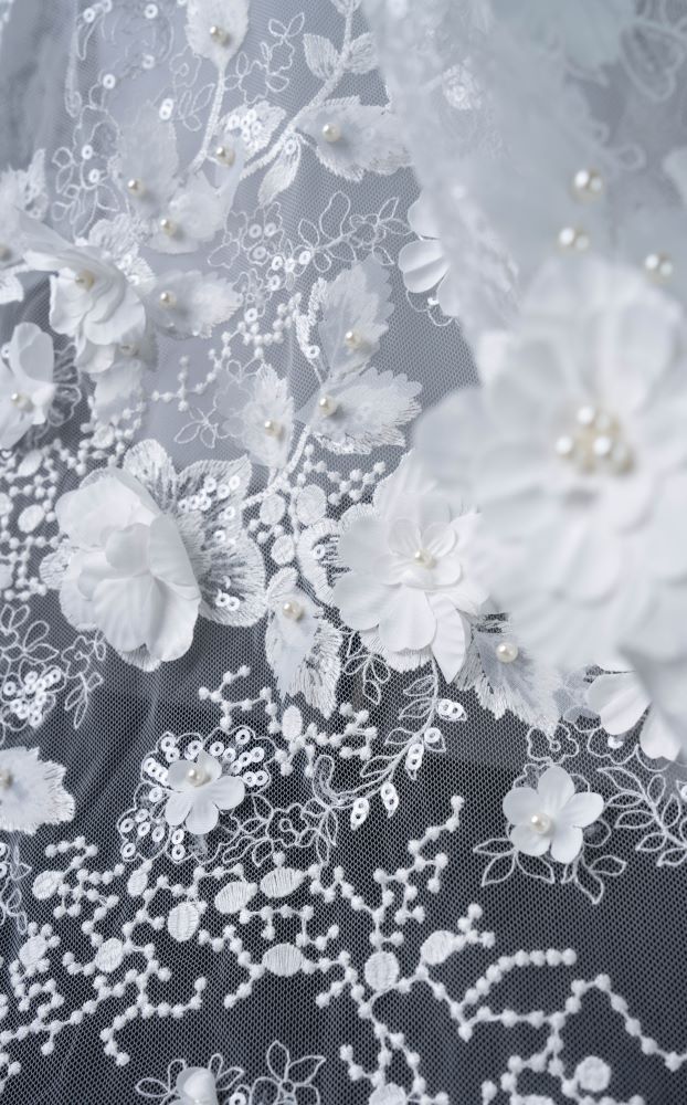 Luxury Embroidery 3D Flower Tulle Fabric Dazzling 3D Flower Petal Fabric Inlaid Crystal Pearls Sparkling Sequins Wedding Dresses