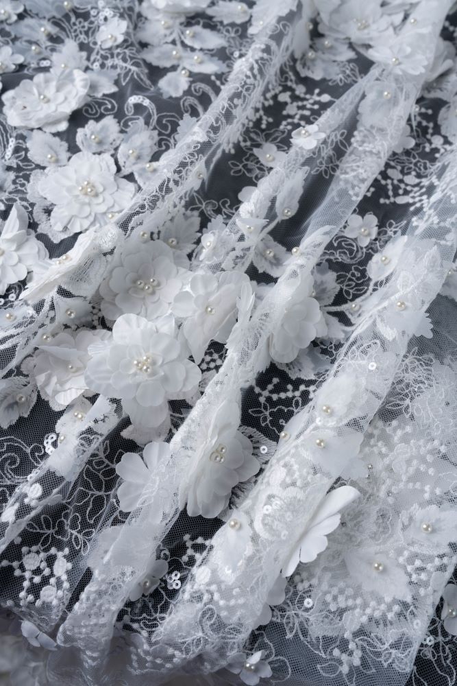 Luxury Embroidery 3D Flower Tulle Fabric Dazzling 3D Flower Petal Fabric Inlaid Crystal Pearls Sparkling Sequins Wedding Dresses